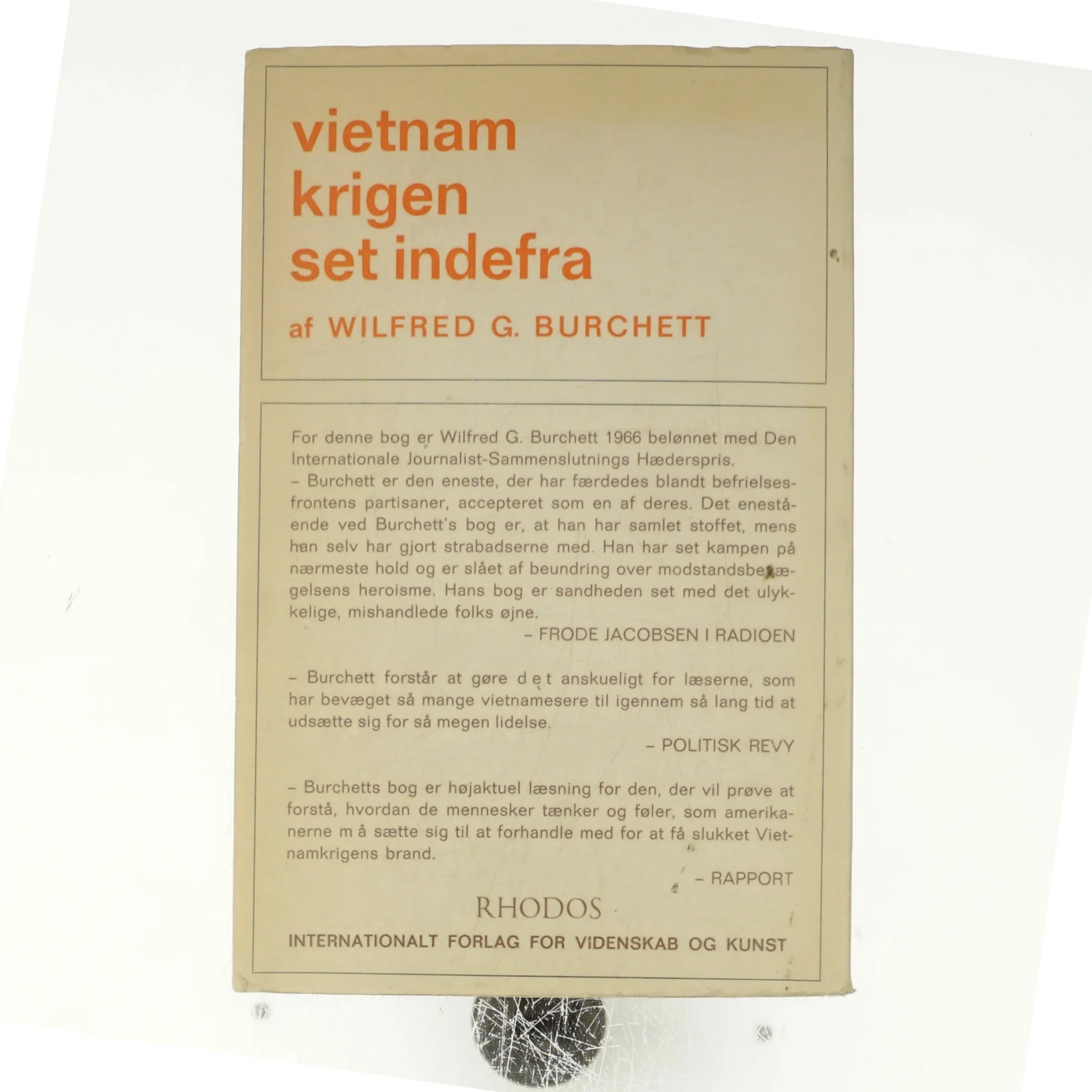 Vietnamkrigen set indefra af Wilfred G. Burchett (Bog)