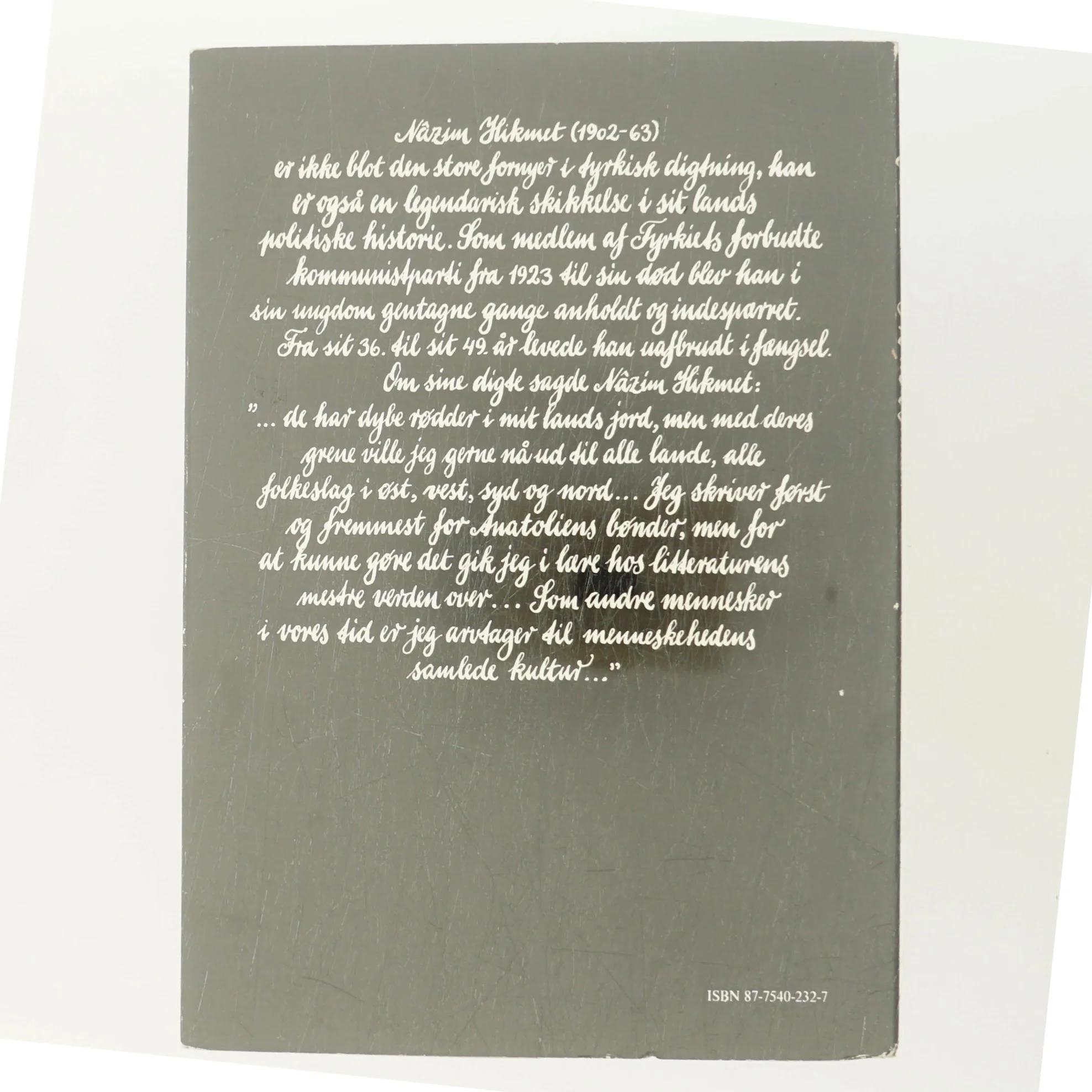 Tre Alen Silke Klæde af Nâzim Hikmet (Bog)