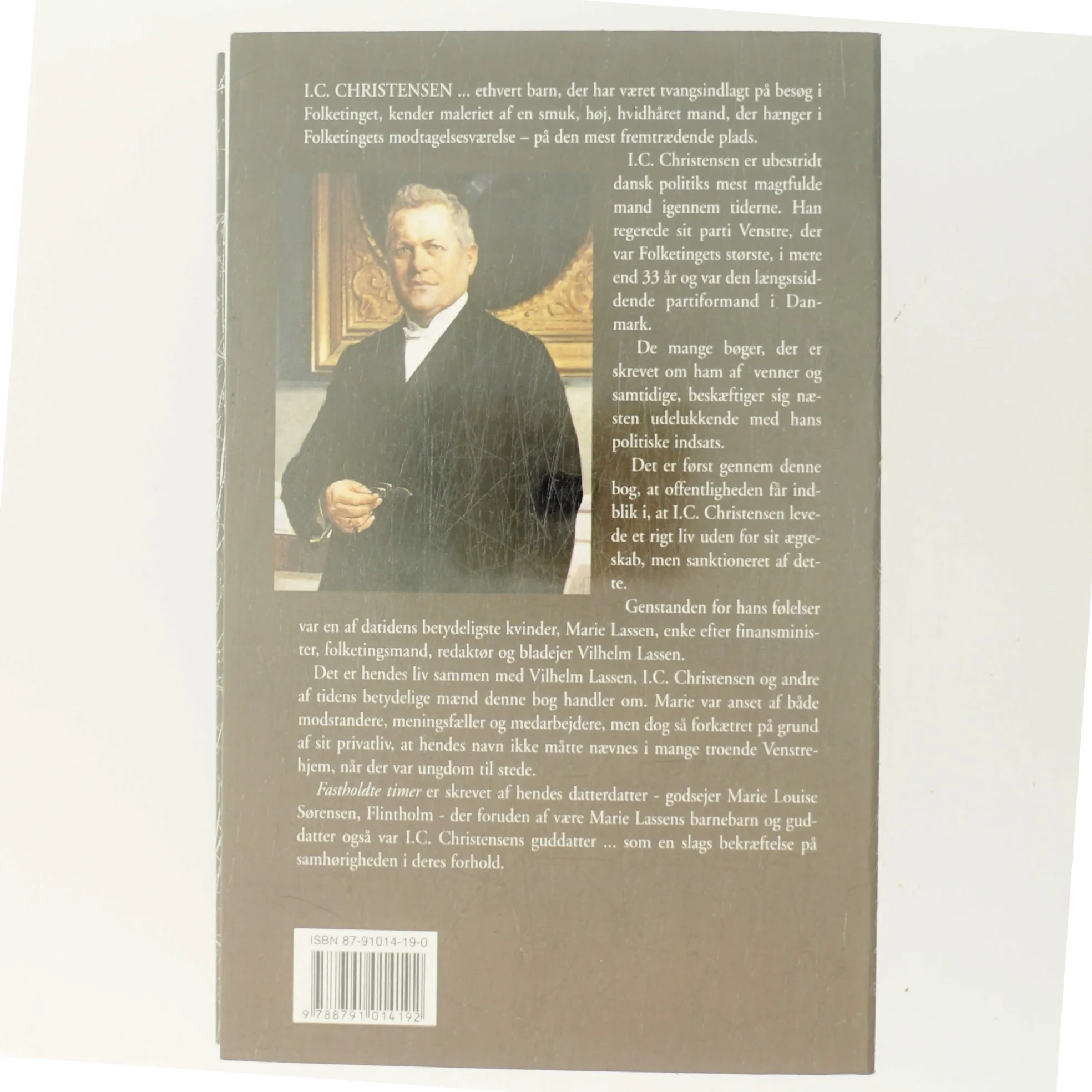 Fastholdte timer : en politisk krønike om Marie Alexandra Lassen, 1864-1921 : geheimeråd, bladudgiver, politisk redaktør, borgerrepræsentant, folketingskandidat, landstingsmedlem af Marie Louise Sørensen (Bog)