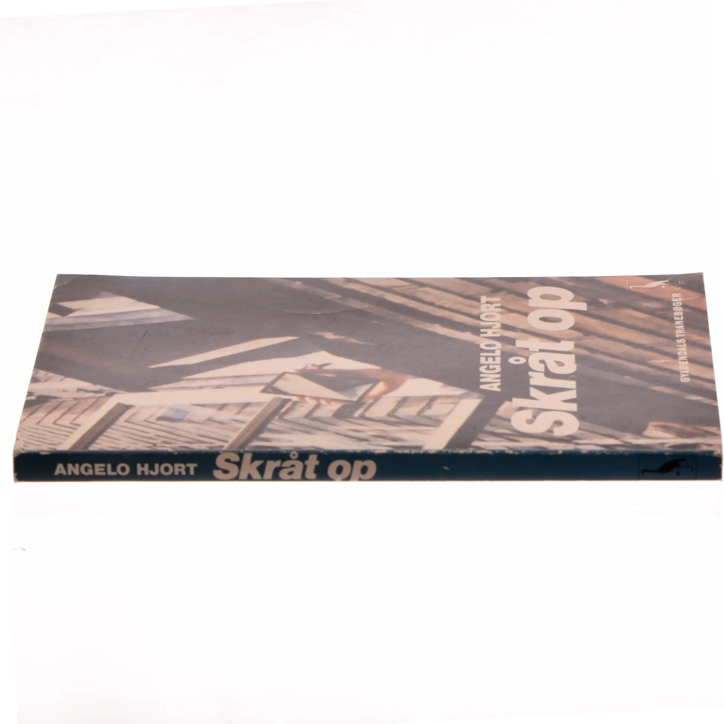 Skråt op af Angelo Hjort (Bog)