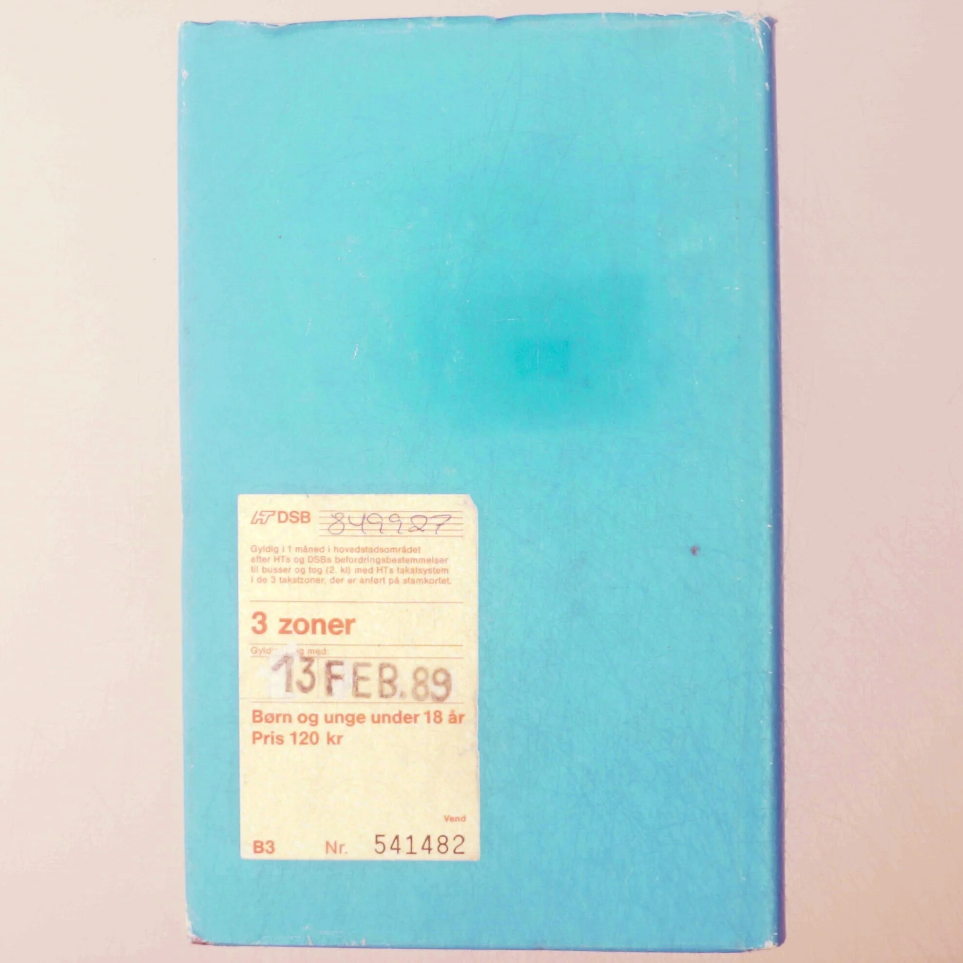 Dea Trier Mørch og Sara Trier: Hvide løgne