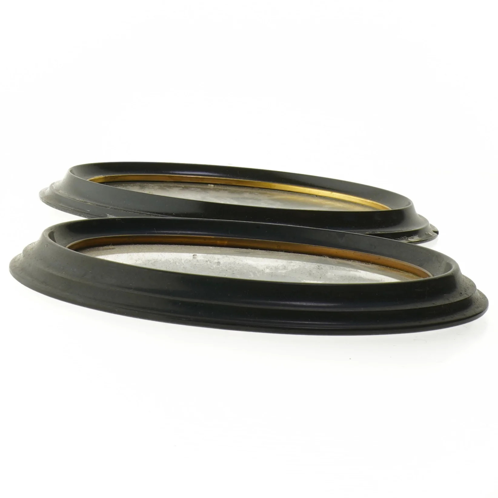 Silhuet broderier i rammer (str. 22x17x2 cm)