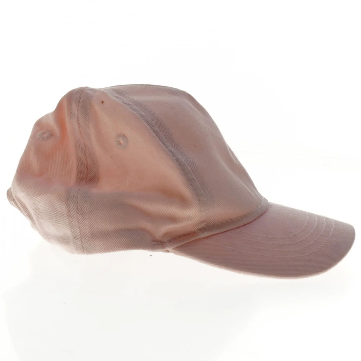 Lyserød kasket fra H&M (str. 68)