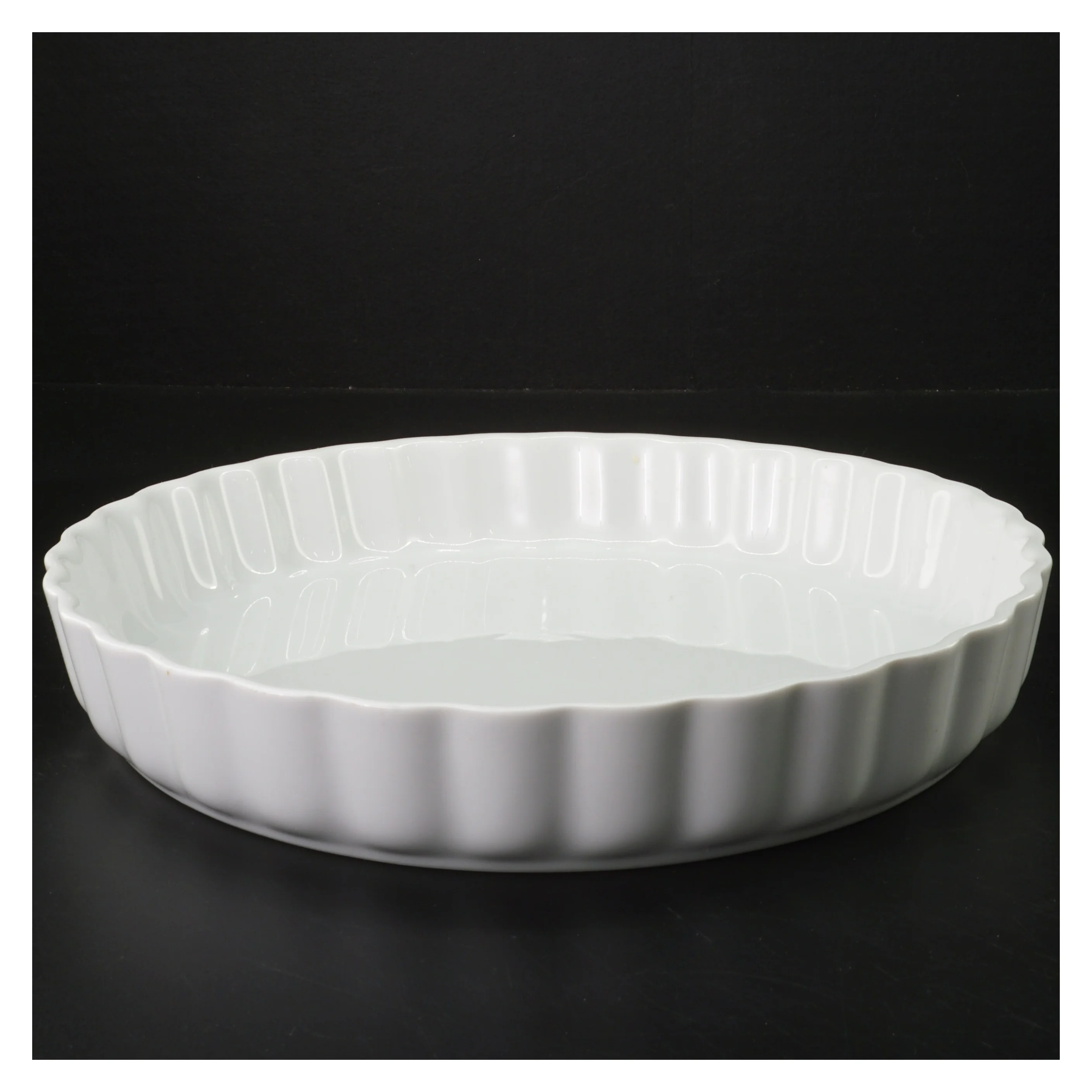 Hvid tærtefad fra Vista Alegre (str. Ø 27 cm)