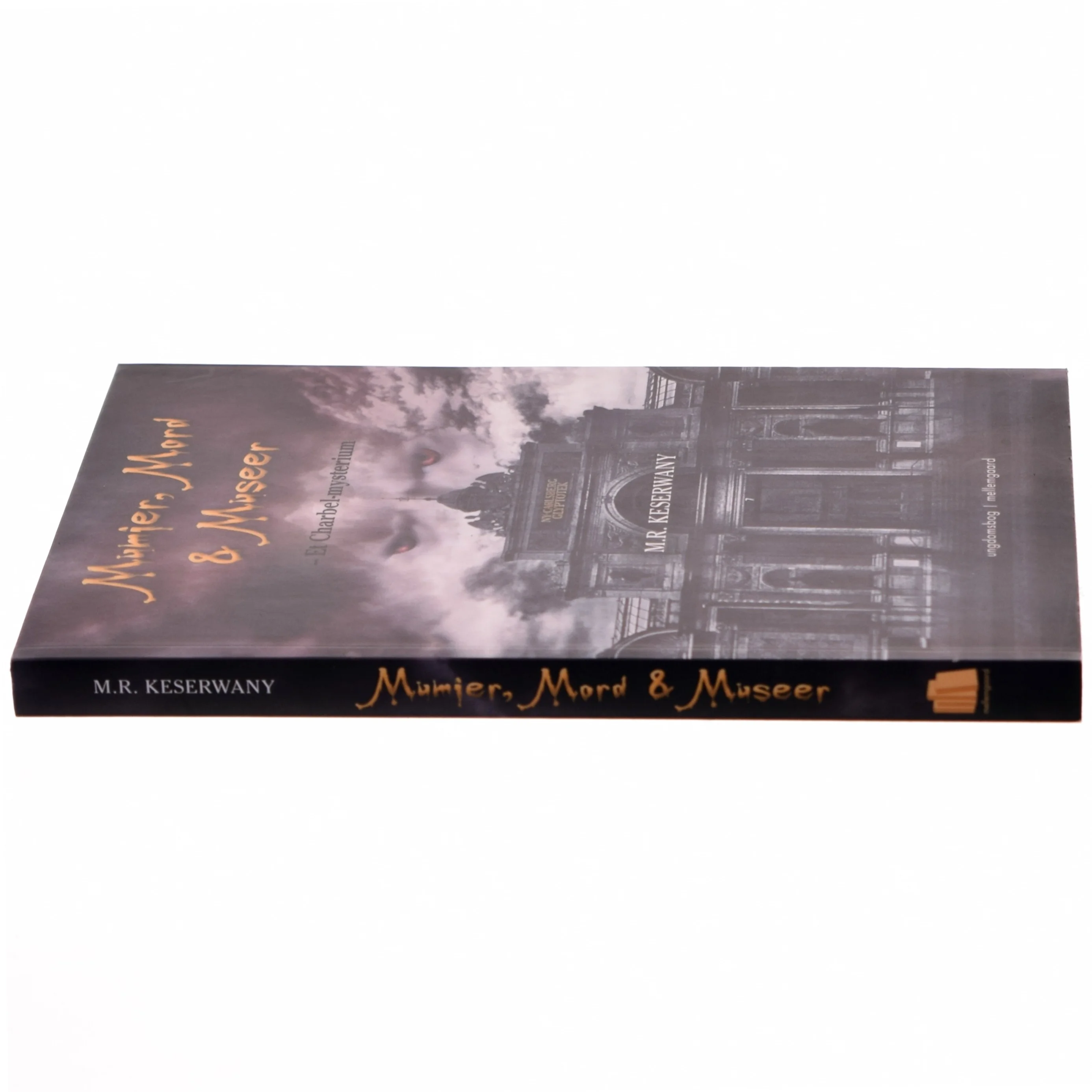 Mumier, mord og museer : et Charbel-mysterium af M. R. Keserwany (f. 1971) (Bog)