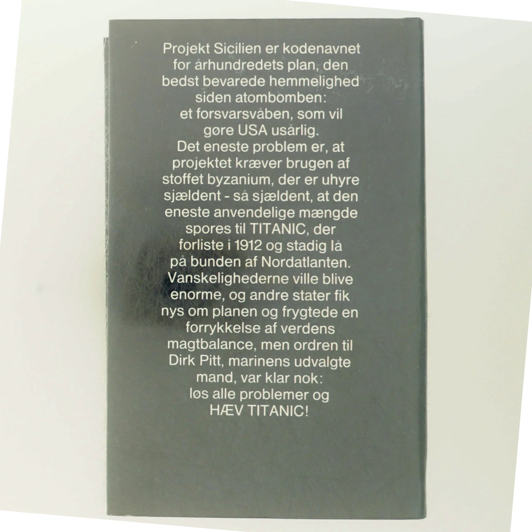 Hæv Titanic! af Clive Cussler, Paperback