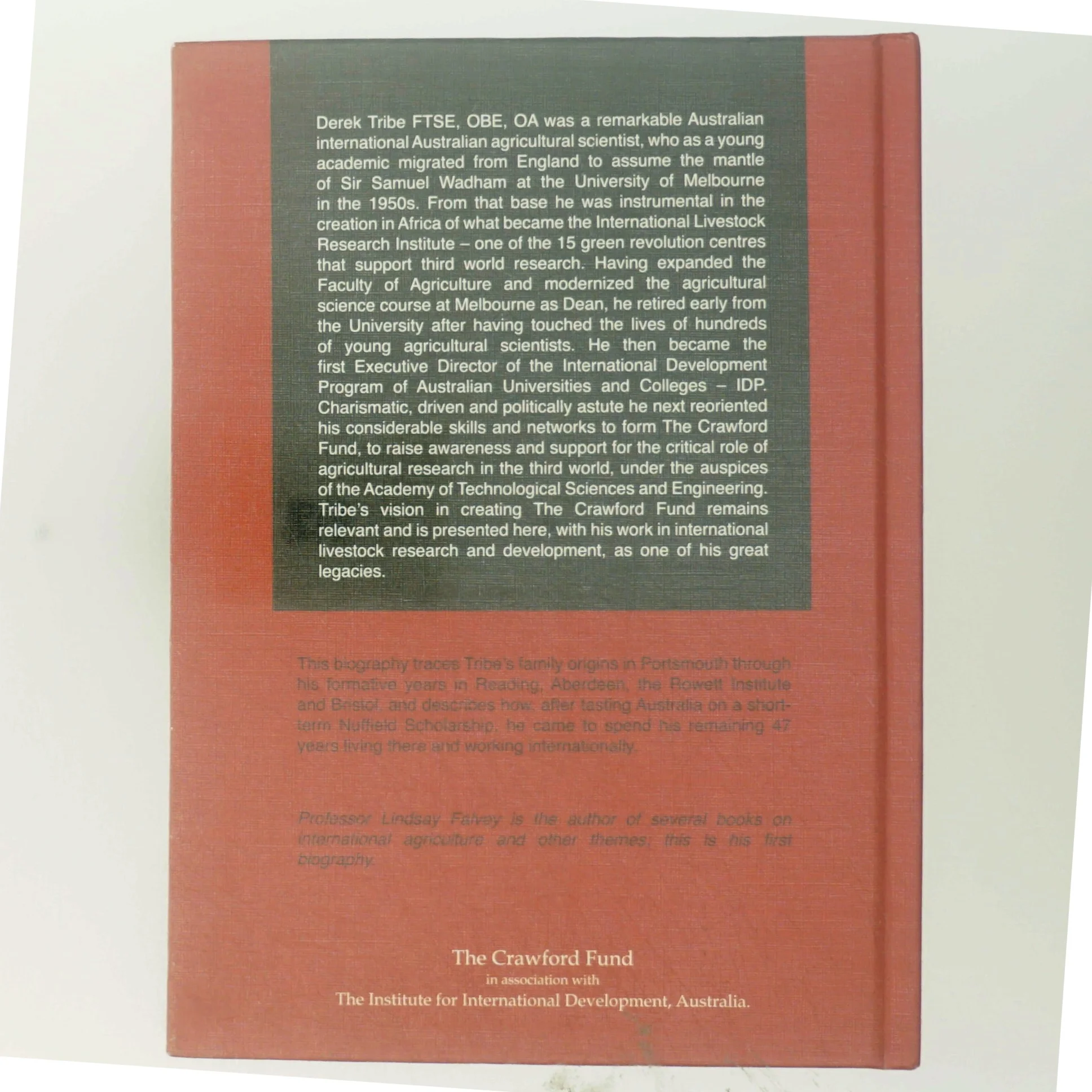 Biografi om Derek Tribe