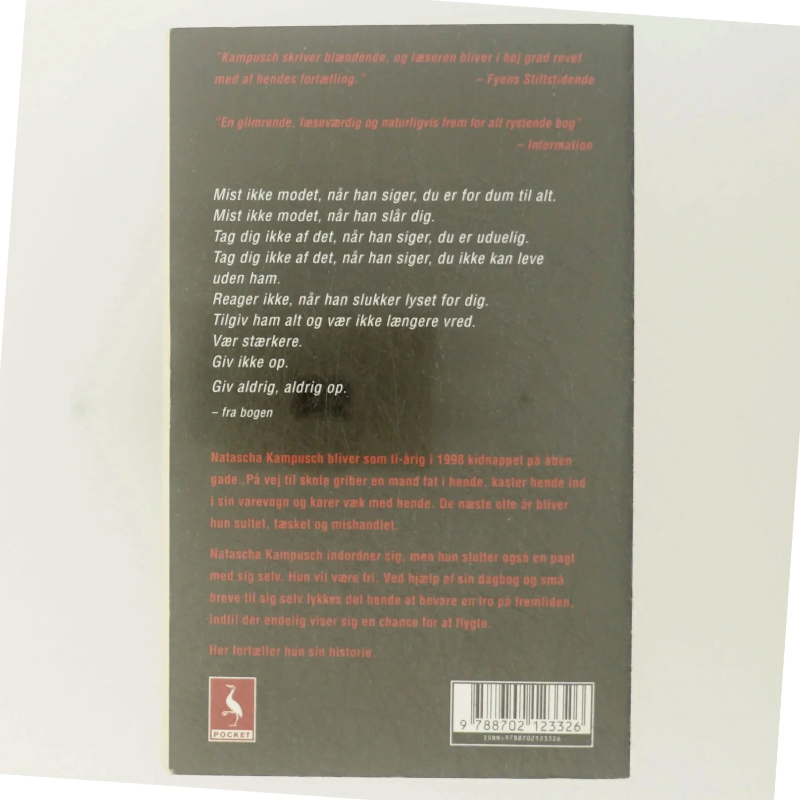 3096 dage af Natascha Kampusch (Bog)