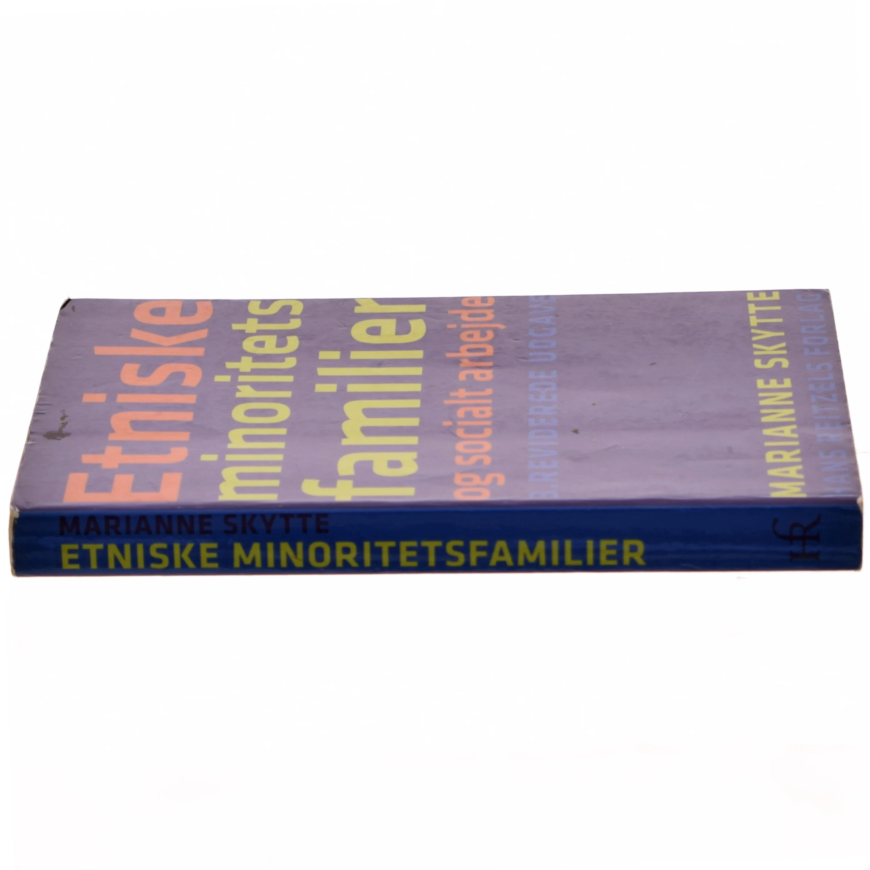 Etniske minoritetsfamilier og socialt arbejde af Marianne Skytte (Bog)