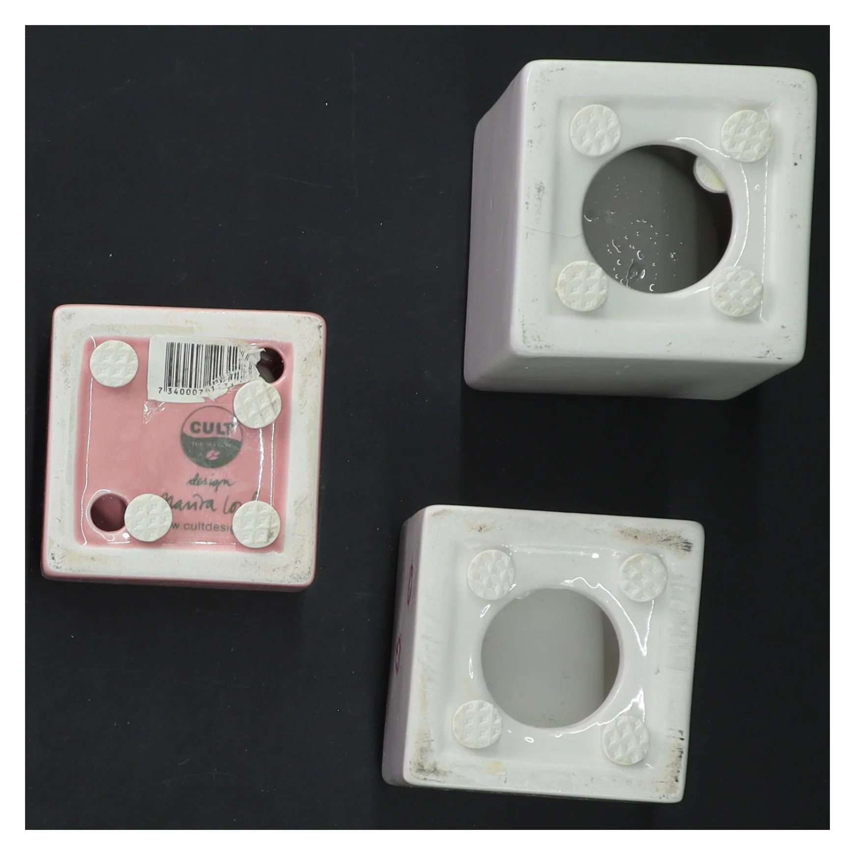 Kvadratiske lysestager i keramik fra Cult (str. 9cm og 6 cm og 3 cm cm)