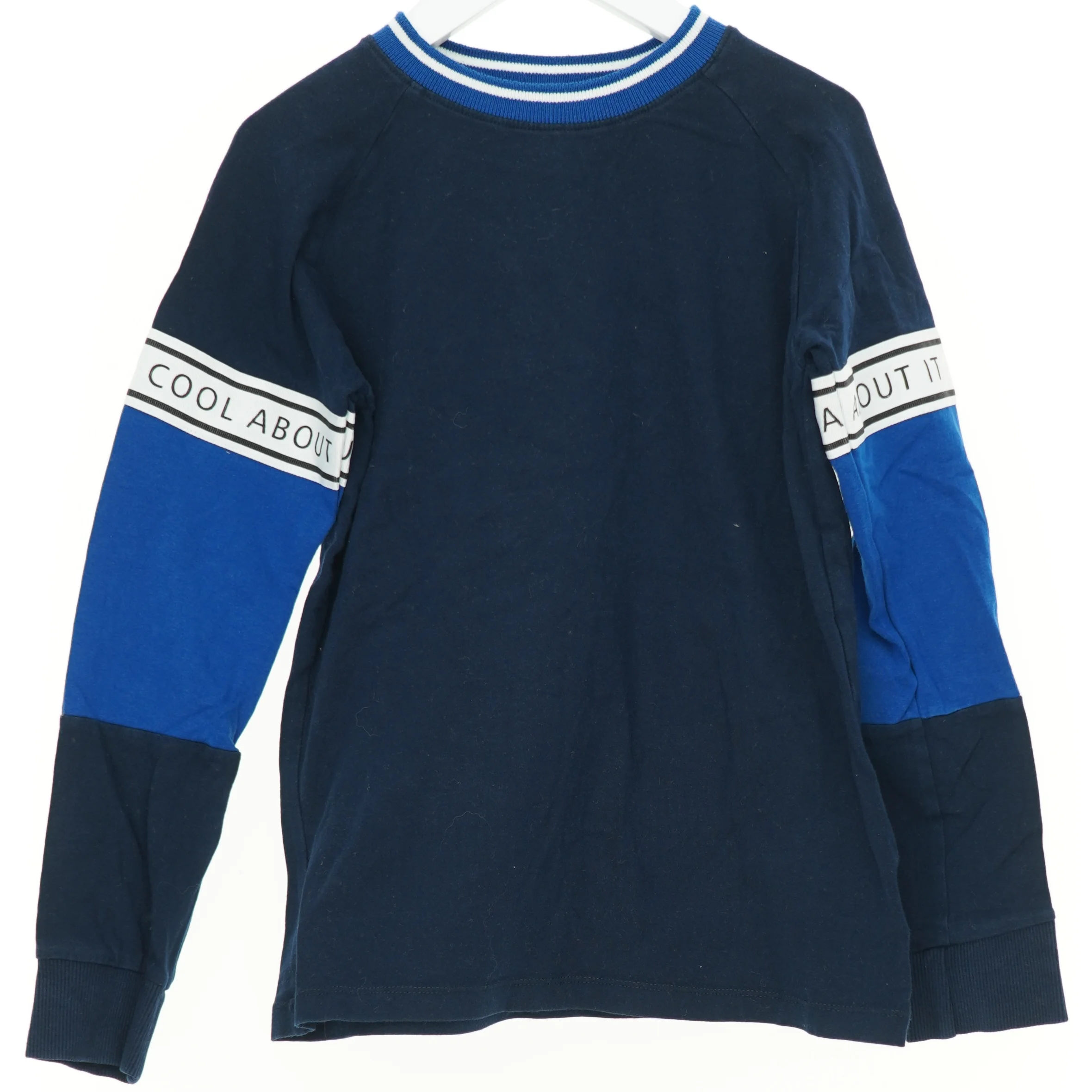 Bluse fra The New (str. 140 cm)