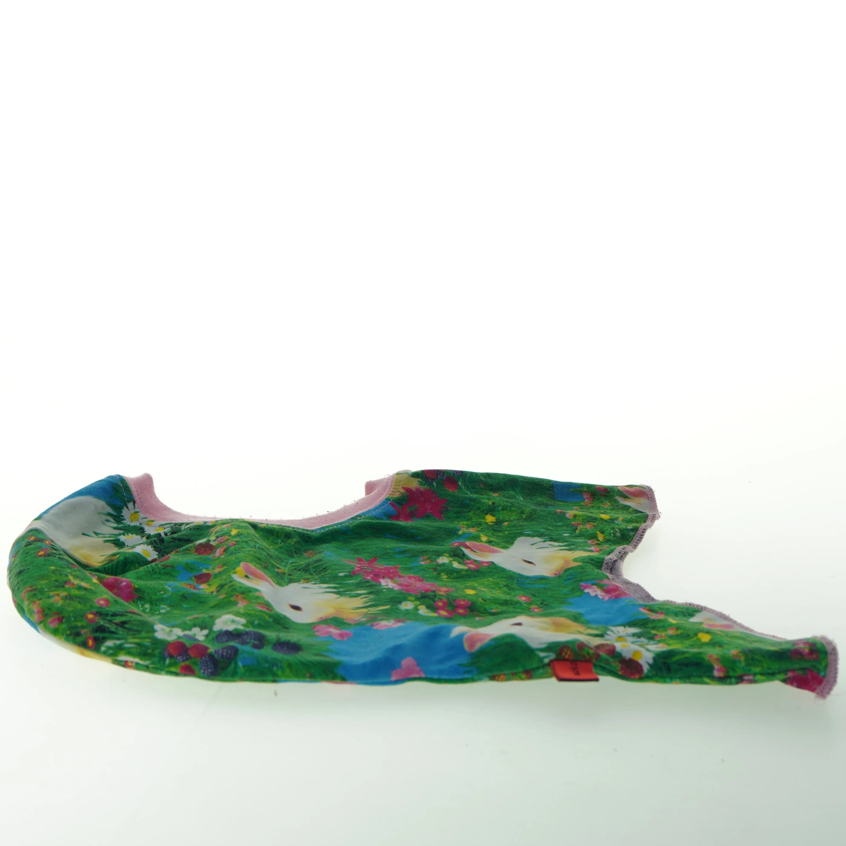 Børnehue med kaninmønster fra Molo (str. 34x24 cm)