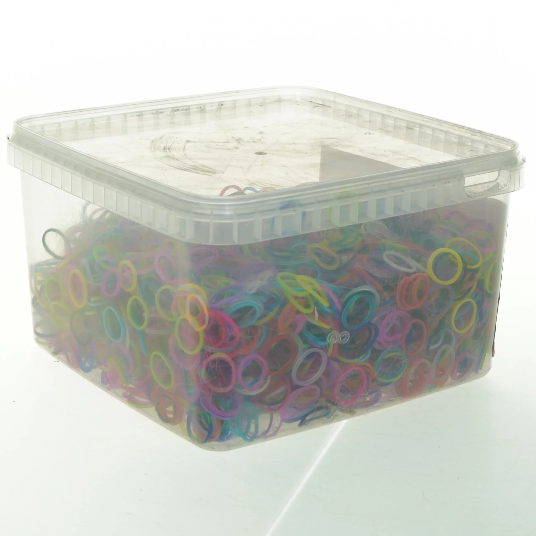Plastboks med elastikker (str. mixed )