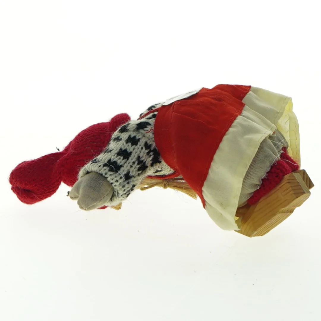 Nisse med strikket tøj (str. 14x7 cm)