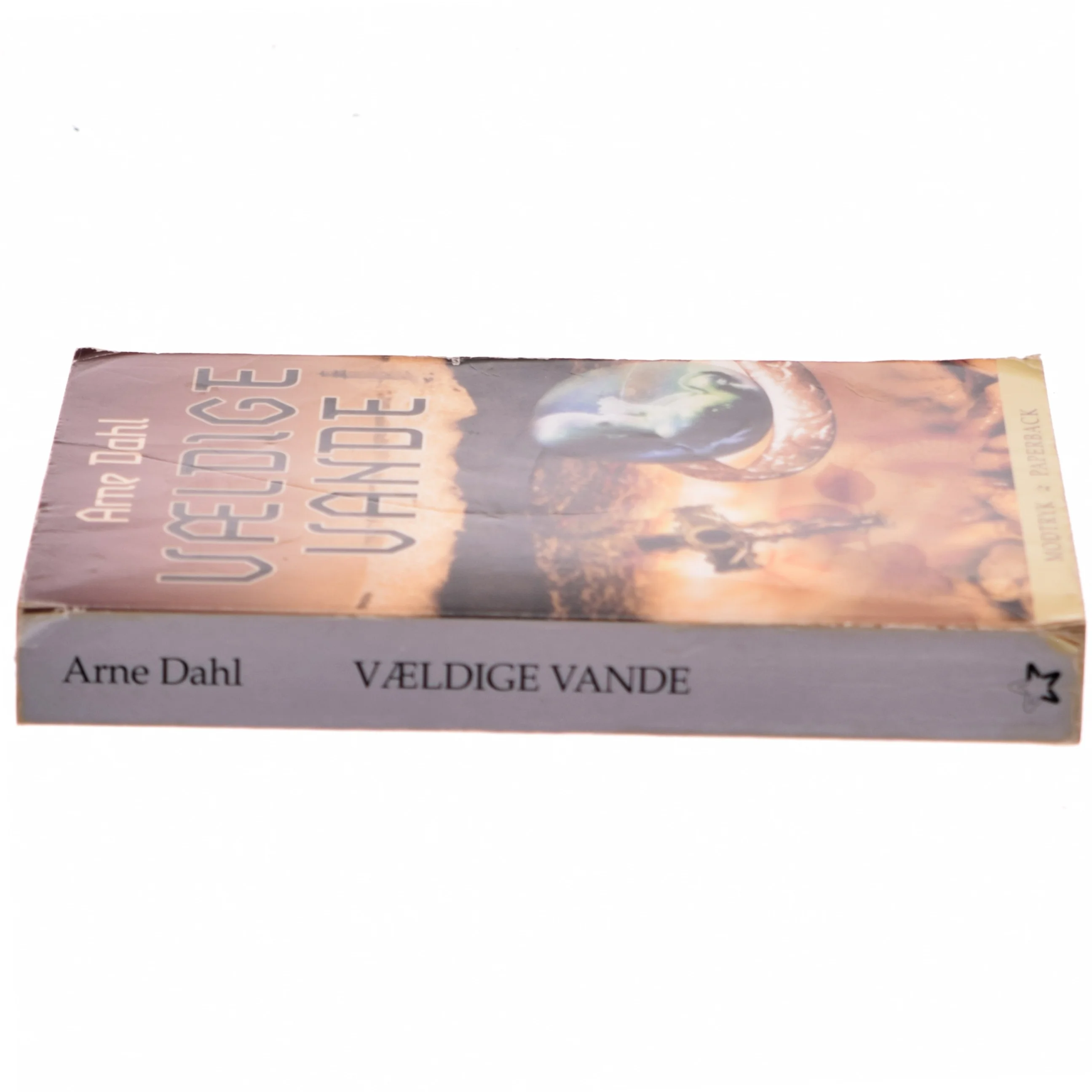 Vældige vande : kriminalroman af Arne Dahl (f. 1963) (Bog)