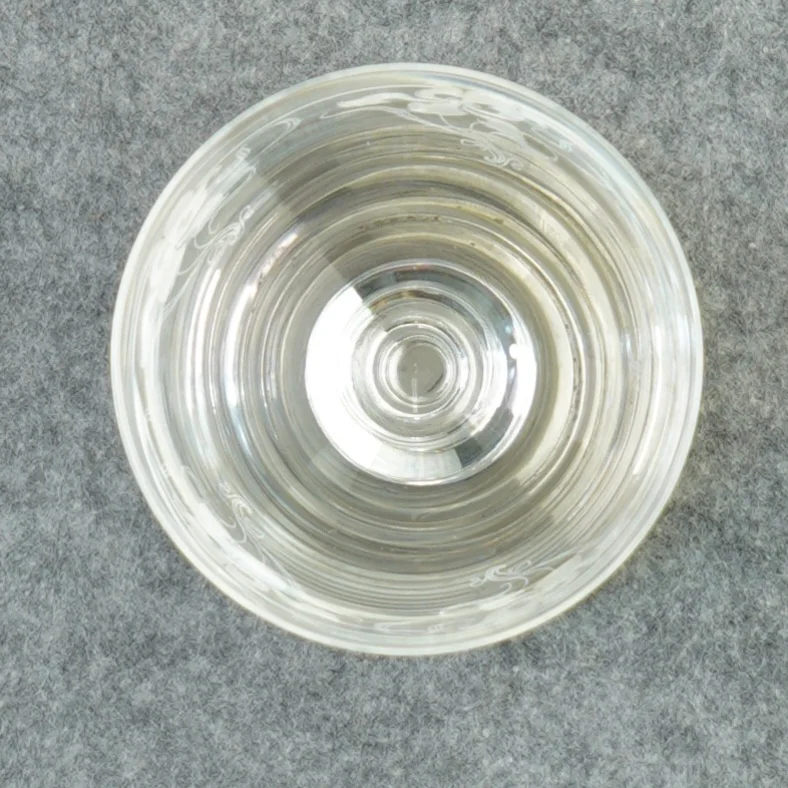 Glaspokal  (str. 21 x 10 cm)