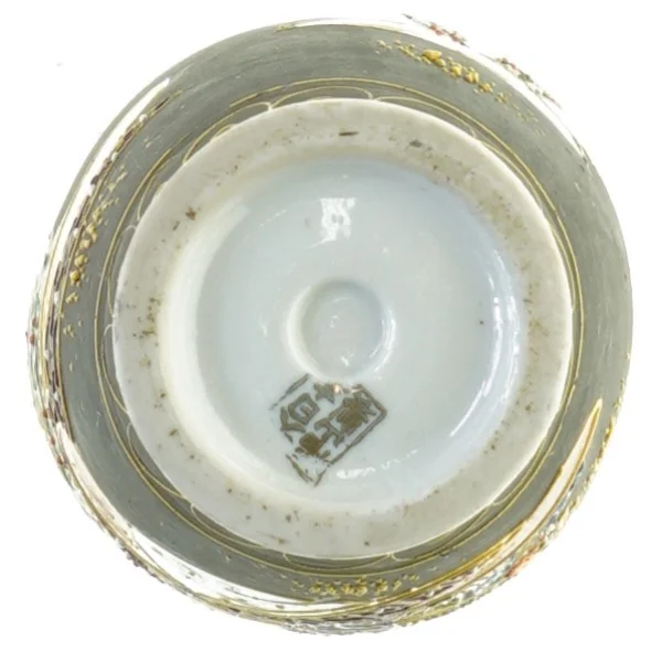 Vase med kinesisk motiv (str. 20 x 7 x 10 cm)