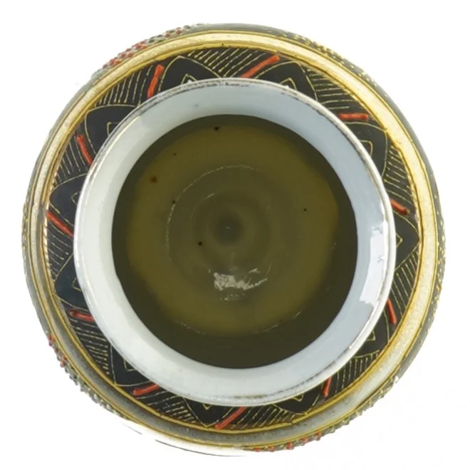 Vase med kinesisk motiv (str. 20 x 7 x 10 cm)