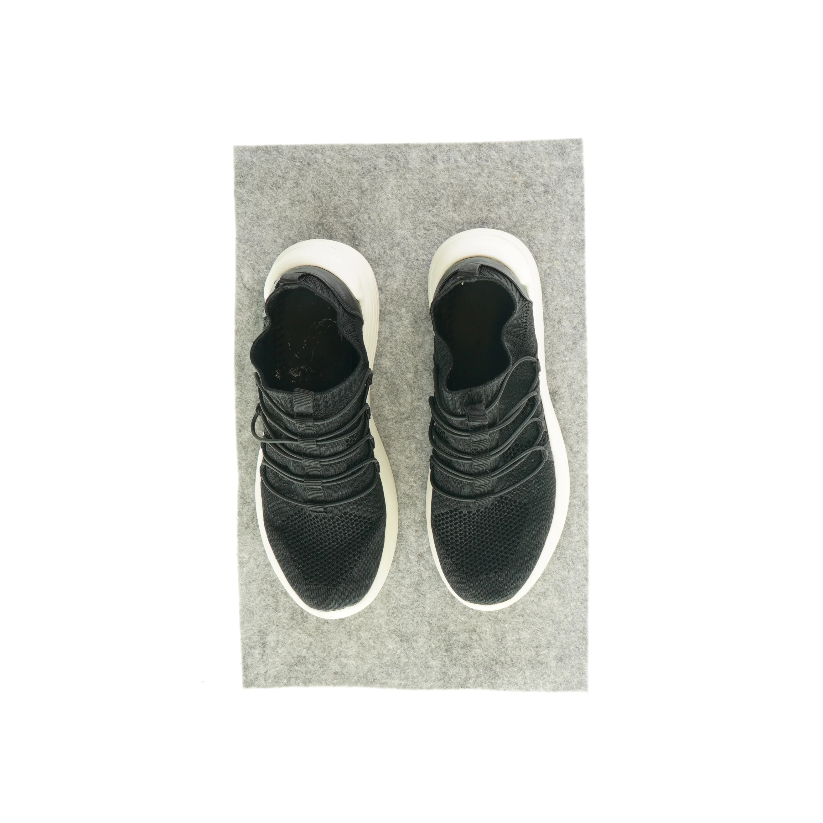 Sneakers med elastik (Str. 37½)