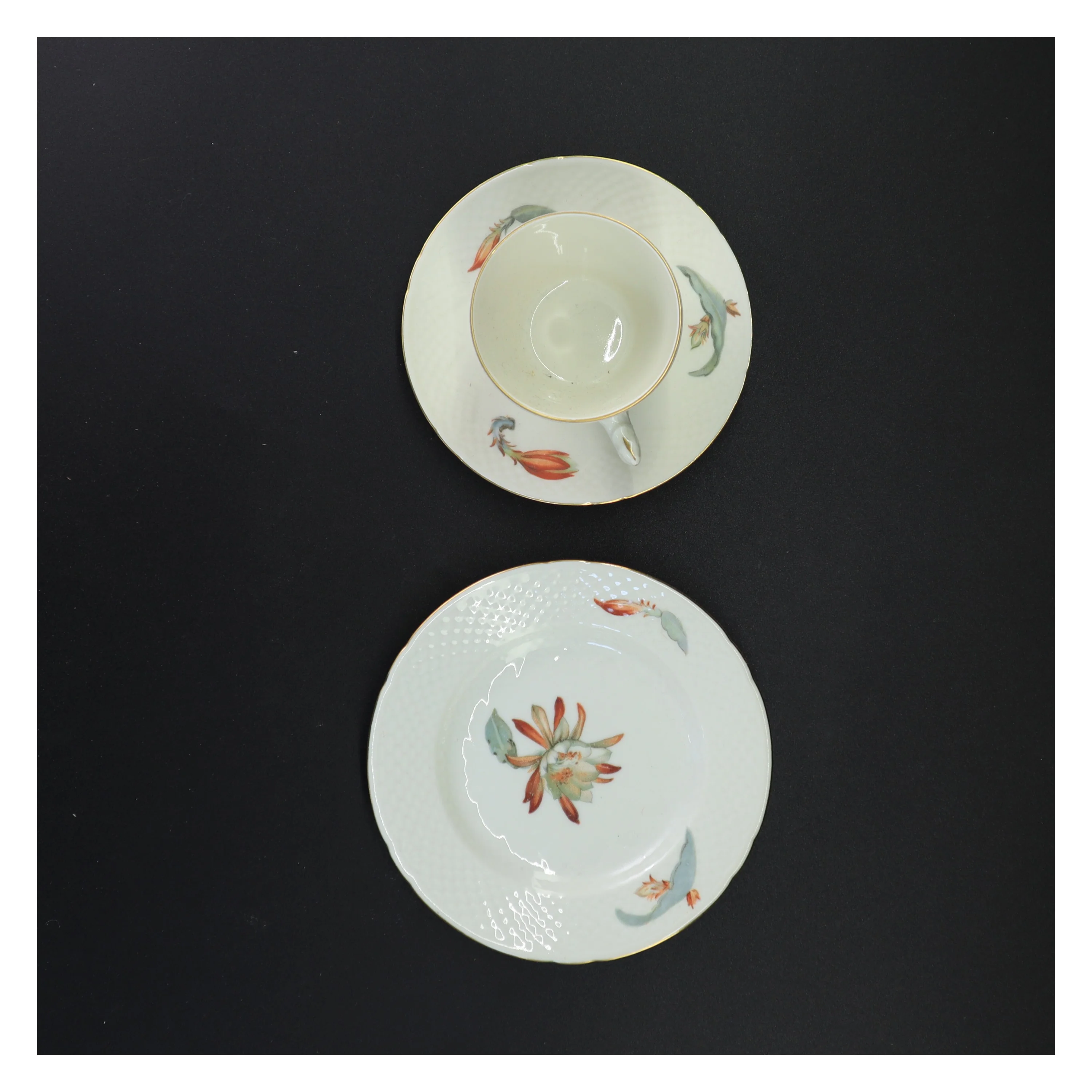 Porcelænskopper og underkopper fra Bing Og Grøndal (str. 15 x 9 cm)