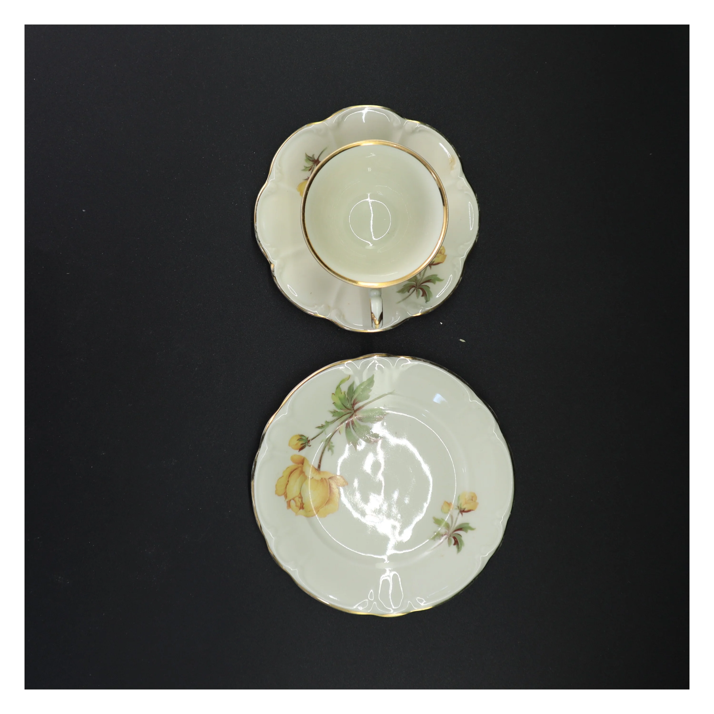 Porcelænskopper og underkopper fra Antoinette (str. 16 x 8 cm)