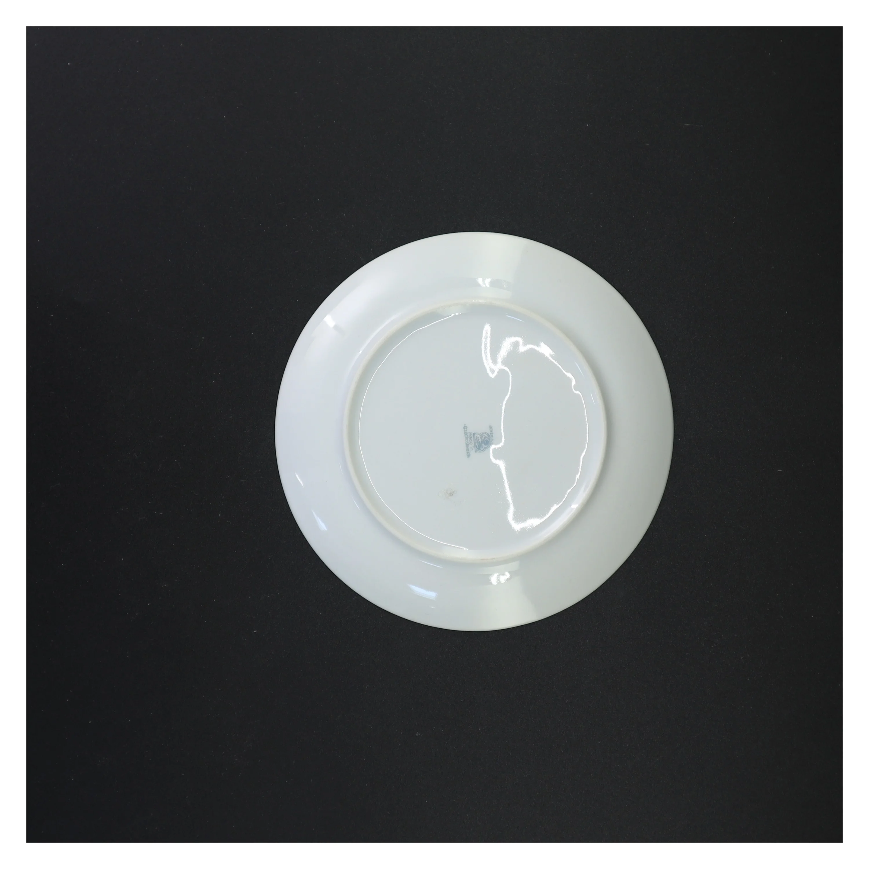 Porcelænstallerken med guldkant og fuglemotiv (str. 17 x 17 cm)