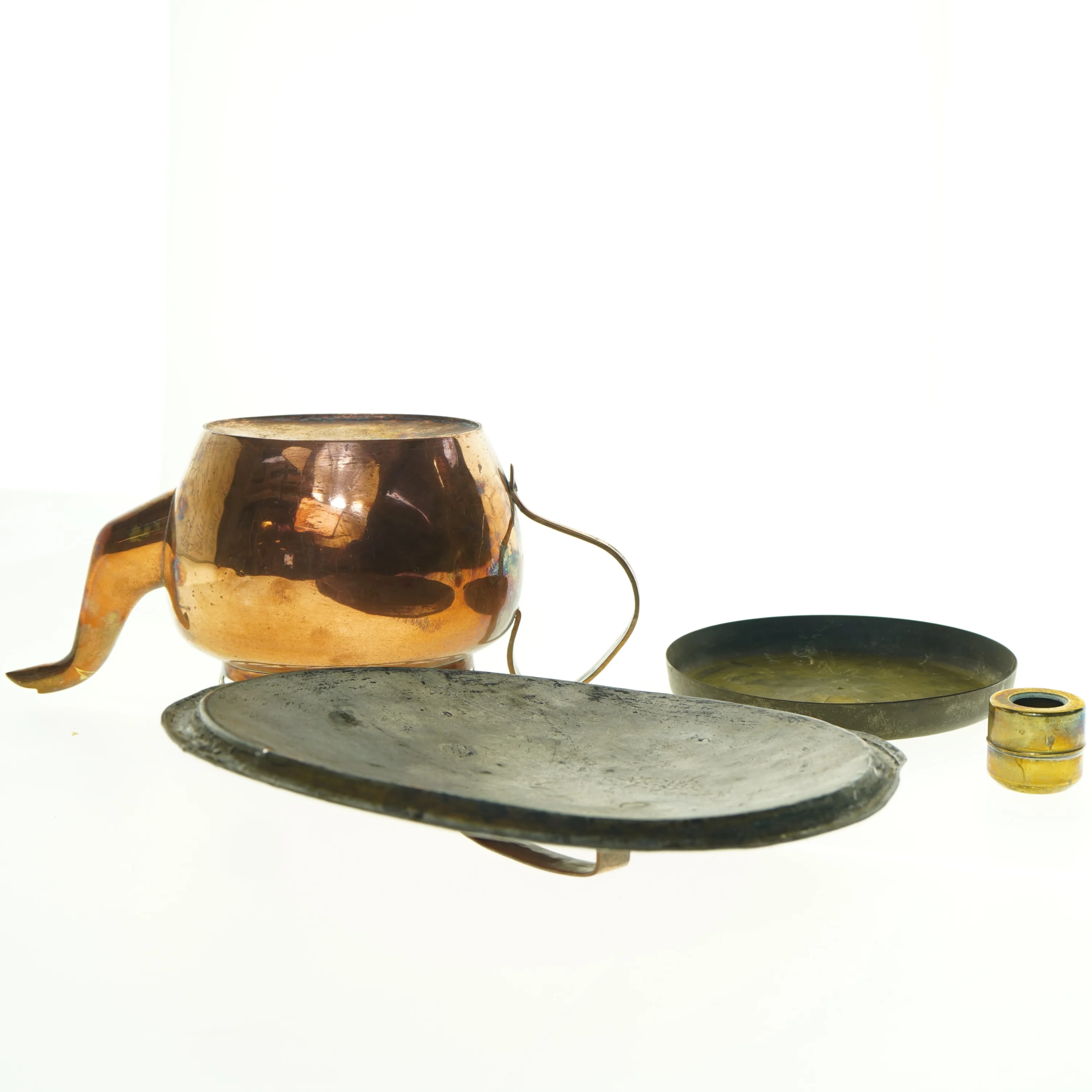 Blandede messing og kobber køkken udstyr (str. 39 x 28 cm)