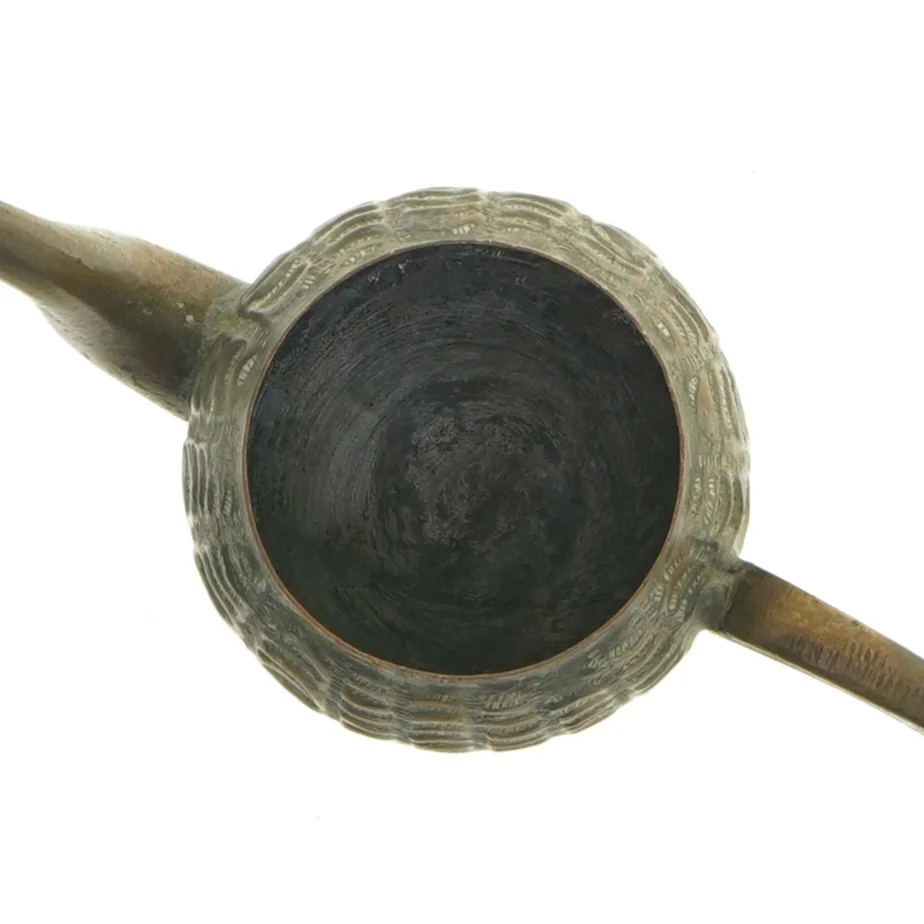 Gammel metalkande (str. 16 x 8 x 7 cm)