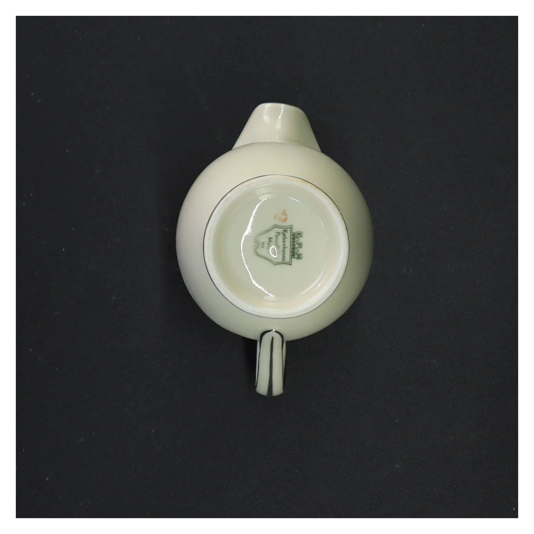 Hvid porcelænskande fra Kjøbenshavn Porcellains Maleri (str. 10 x 11 cm)