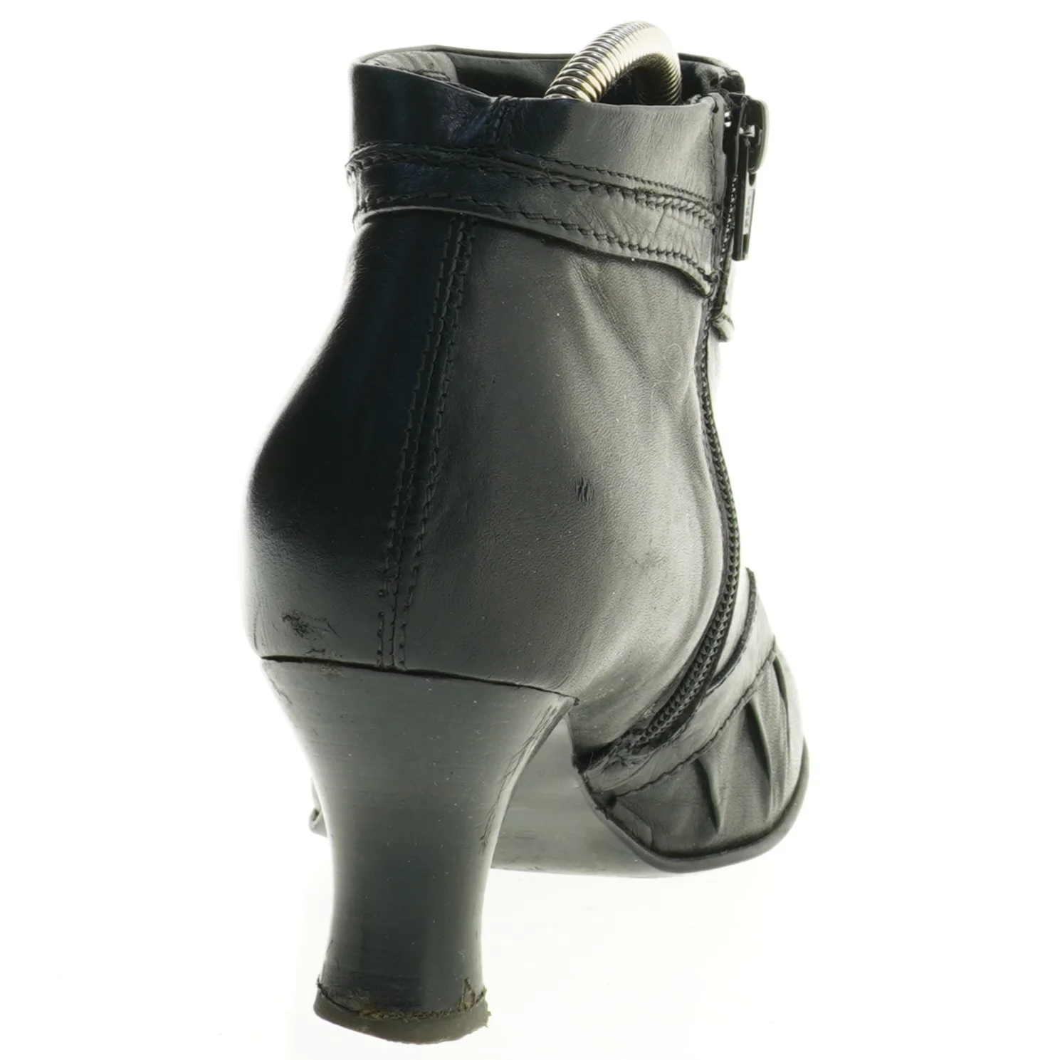 Sort ankelstøvle med hæl (str. 39)