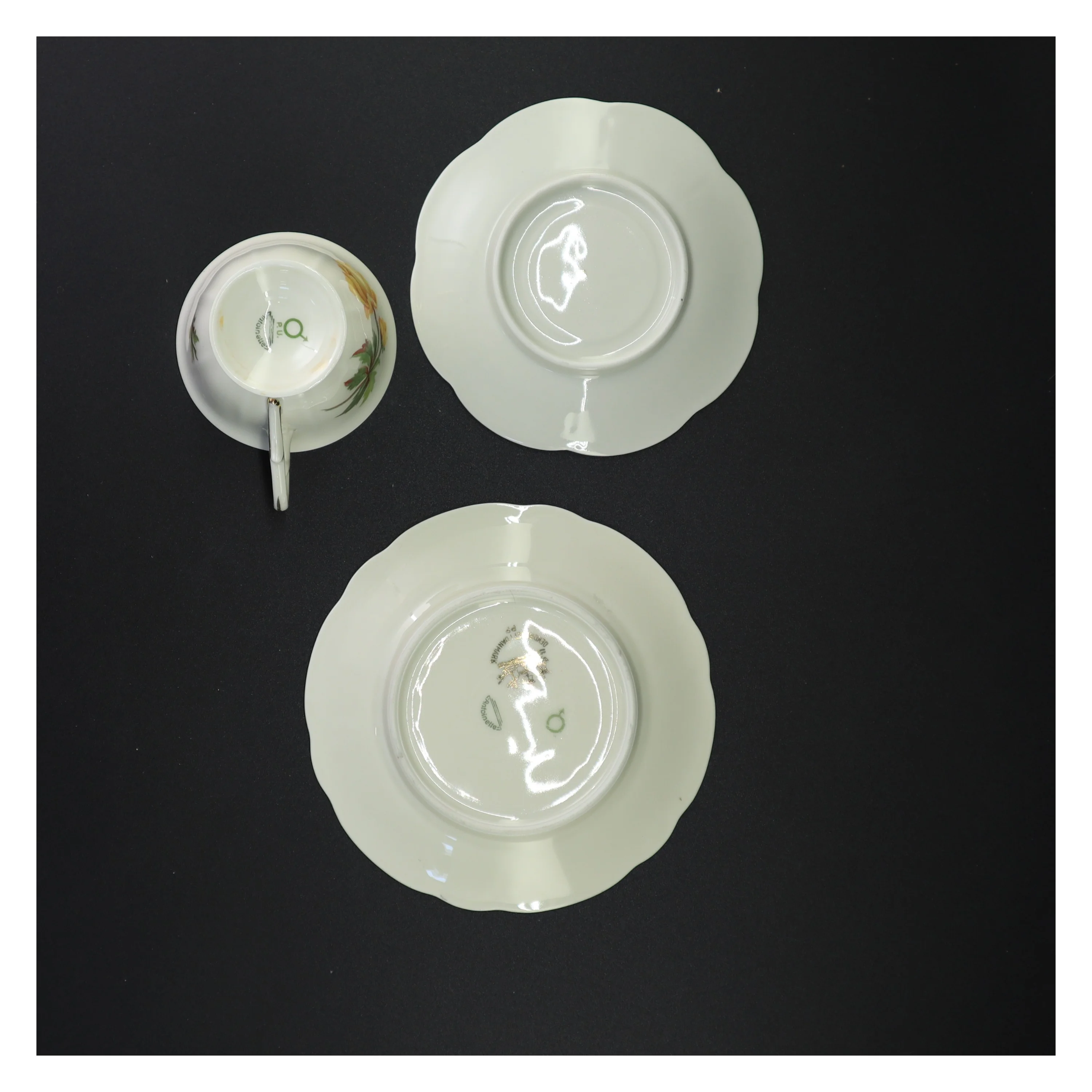 Porcelænskop og underkop sæt (str. 16 x 9 cm)