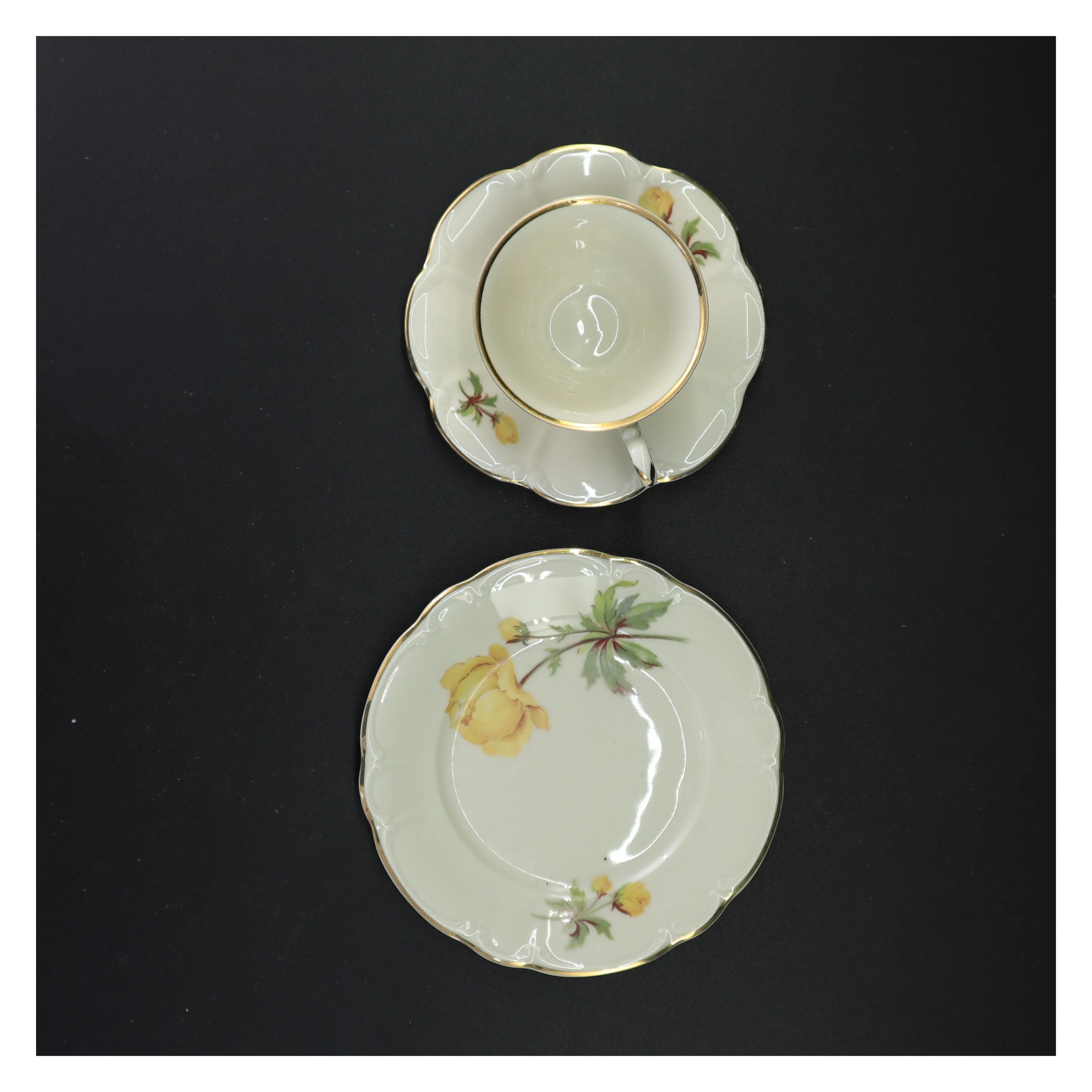 Porcelænskop og underkop fra Antoinette (str. 16 x 9 cm)