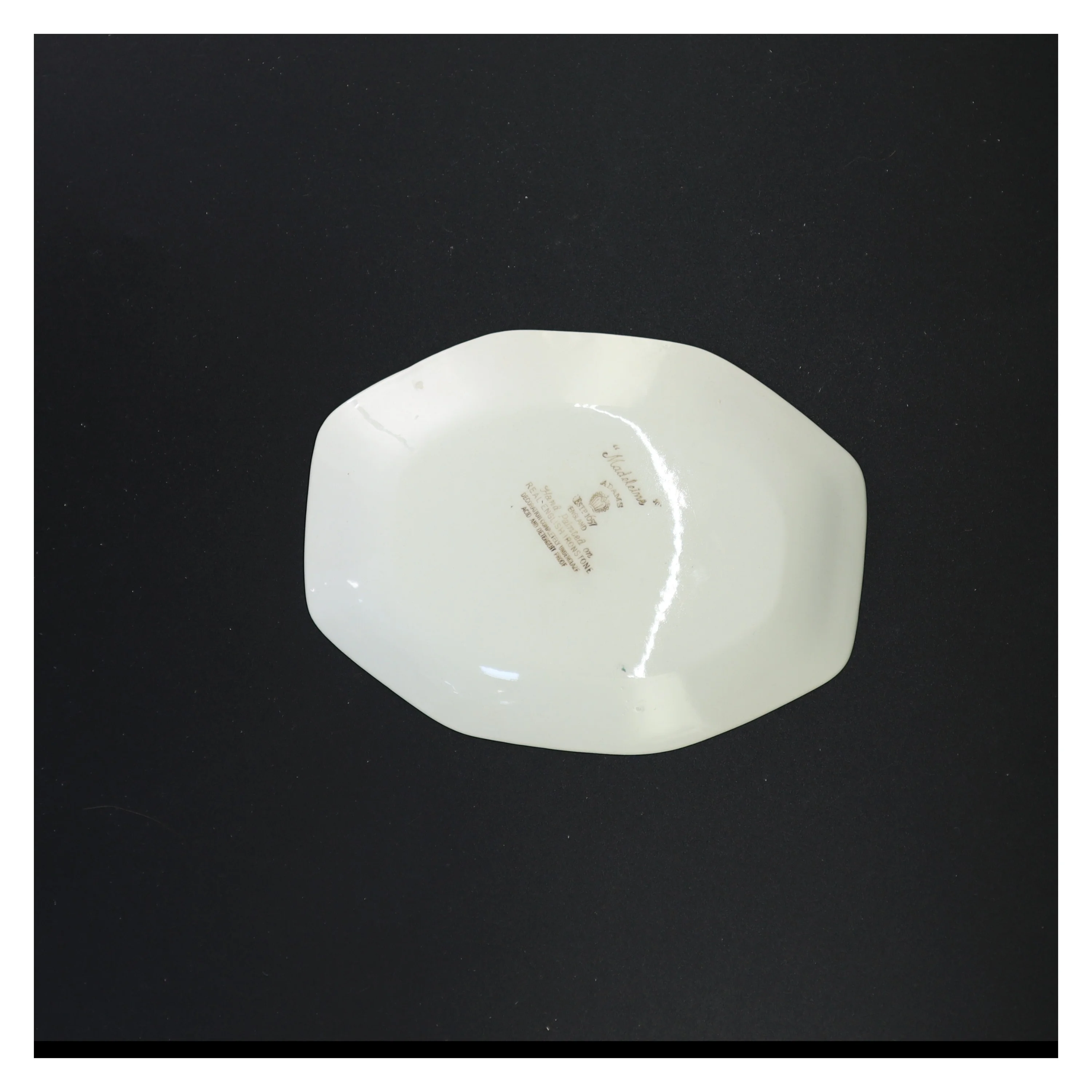 Porcelænsfad fra Adams (str. 20 x 15 cm)