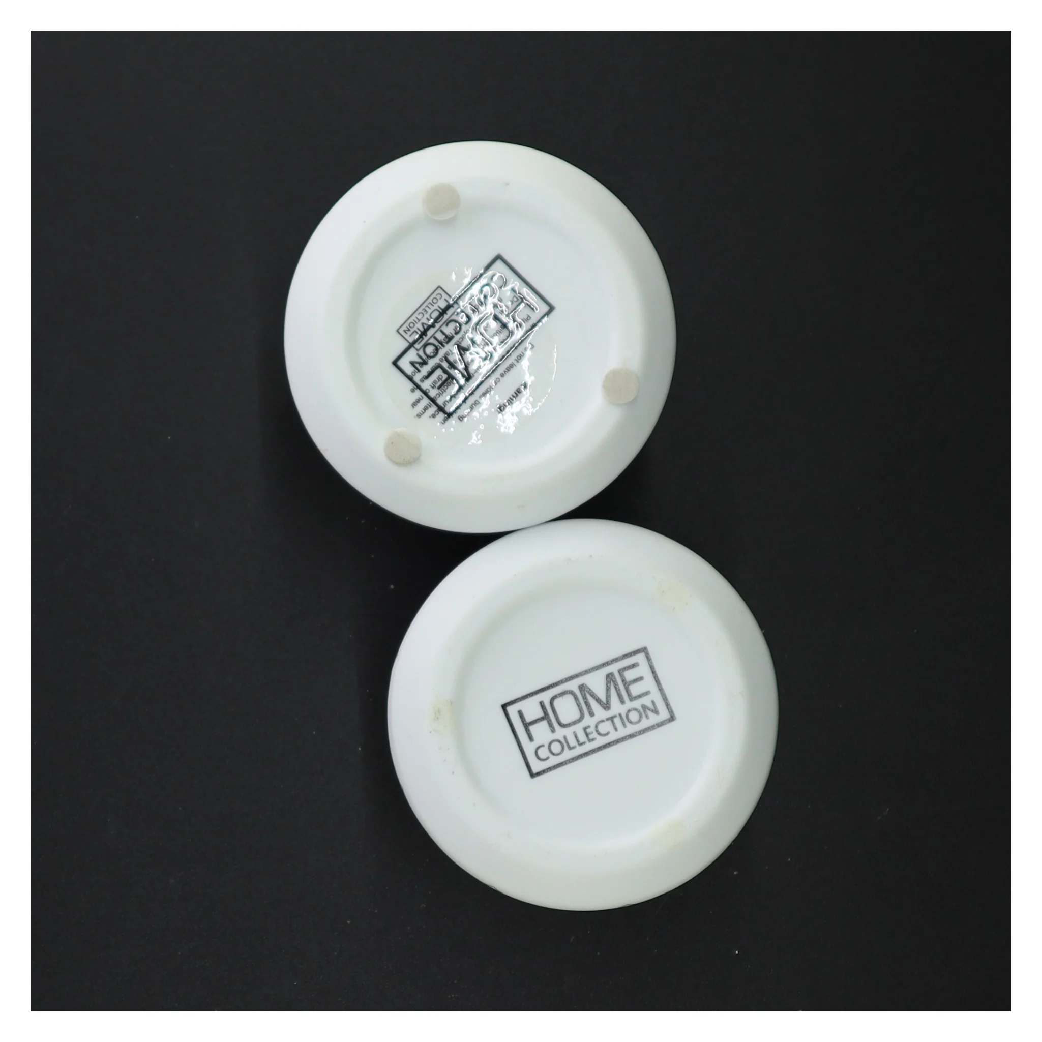 Hvide keramikskåle med geometrisk mønster fra Home Collection (str. 7 x 8 cm)