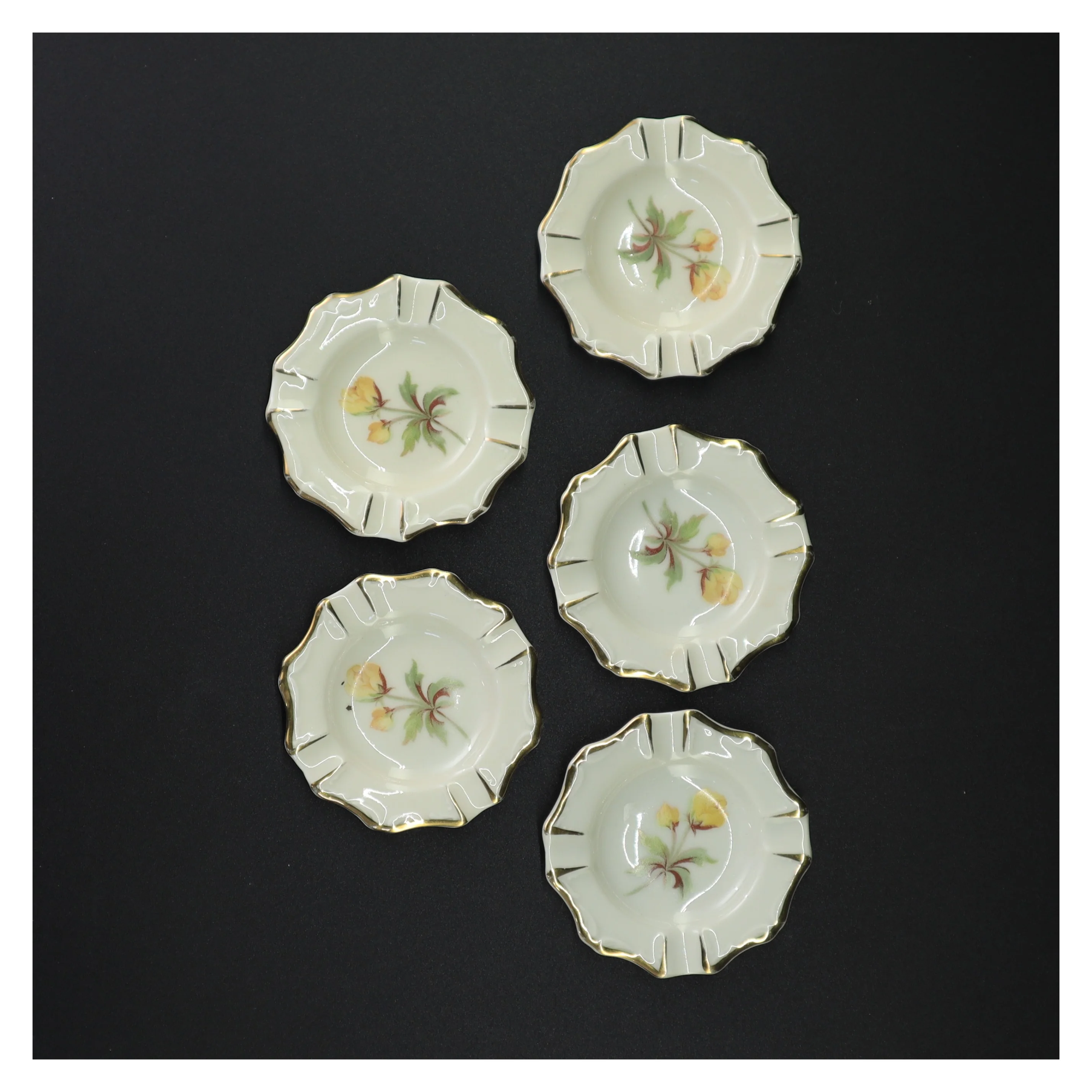 Porcelæns kuvert askebægre (str. 8 cm x 8 cm)