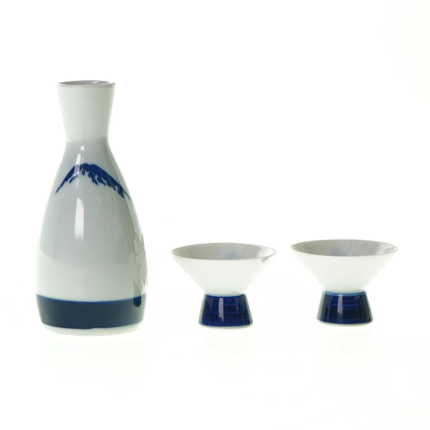 Sake kande og kopper fra Shirayuki (str. Vase 13 x 6 cm og 4 x 5 komma 5 cm)