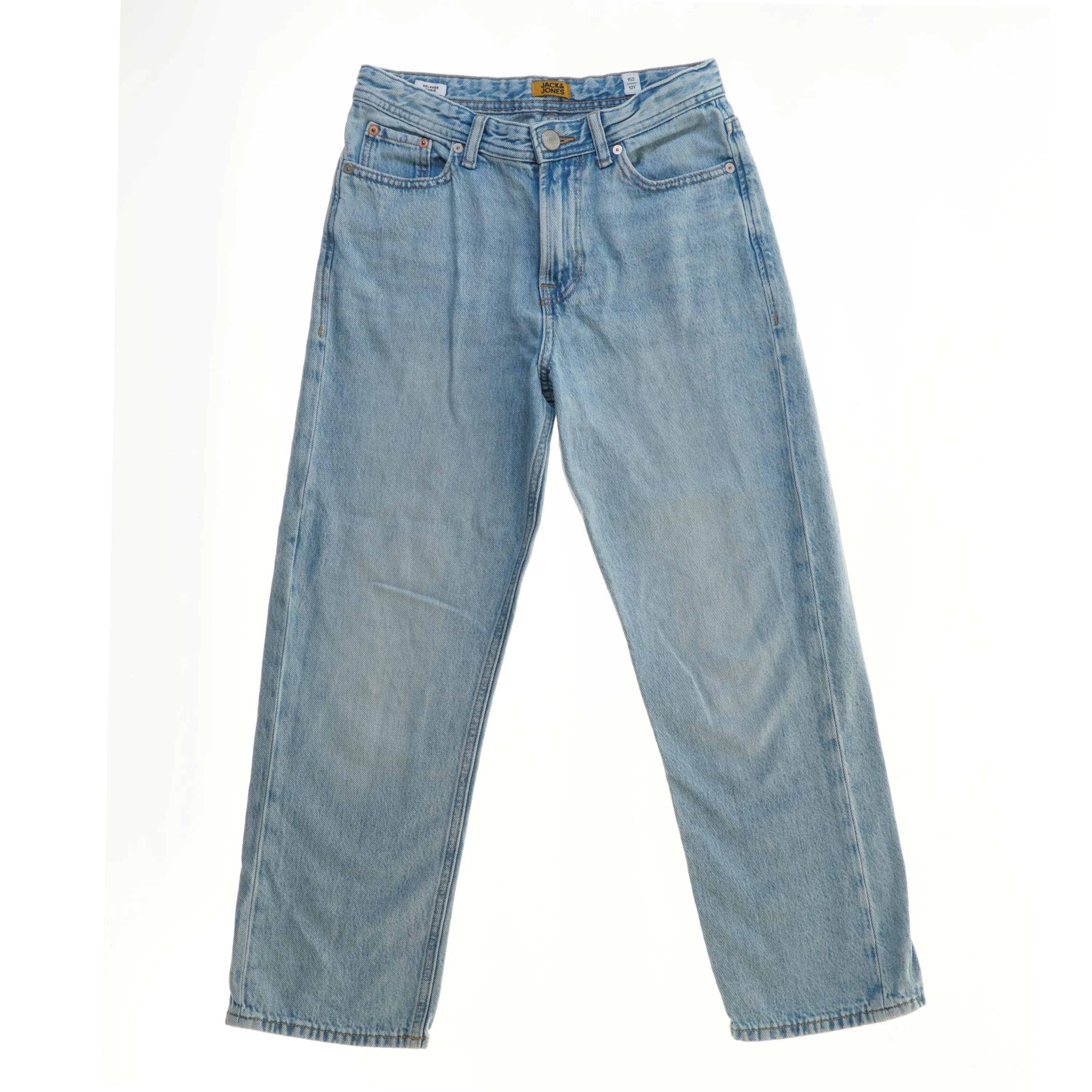 Jeans i lys denim fra Jack & Jones (str. 152)