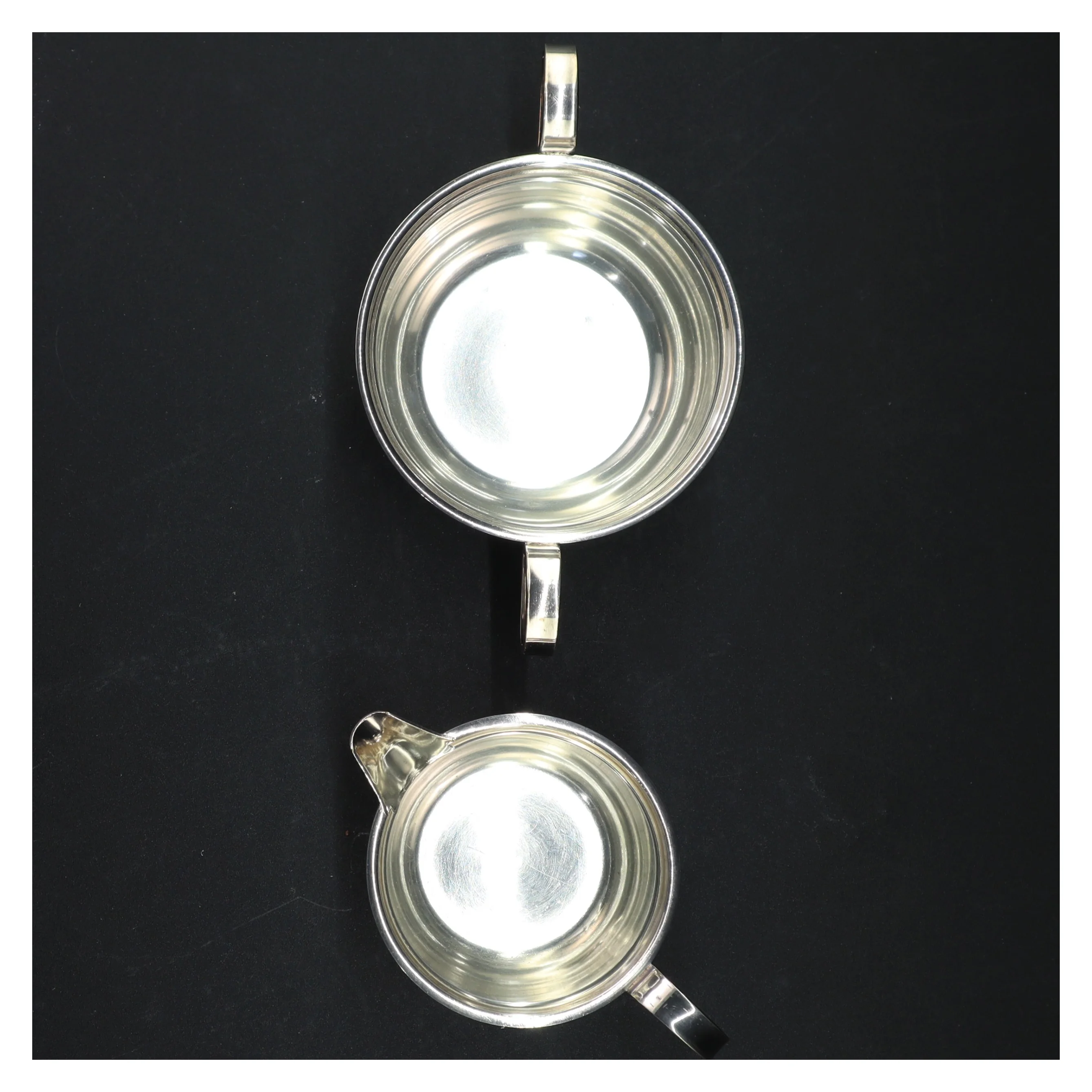 Sæt af to sølvfarvet kande og skål (str. Ø 10 cm ø 8 cm)