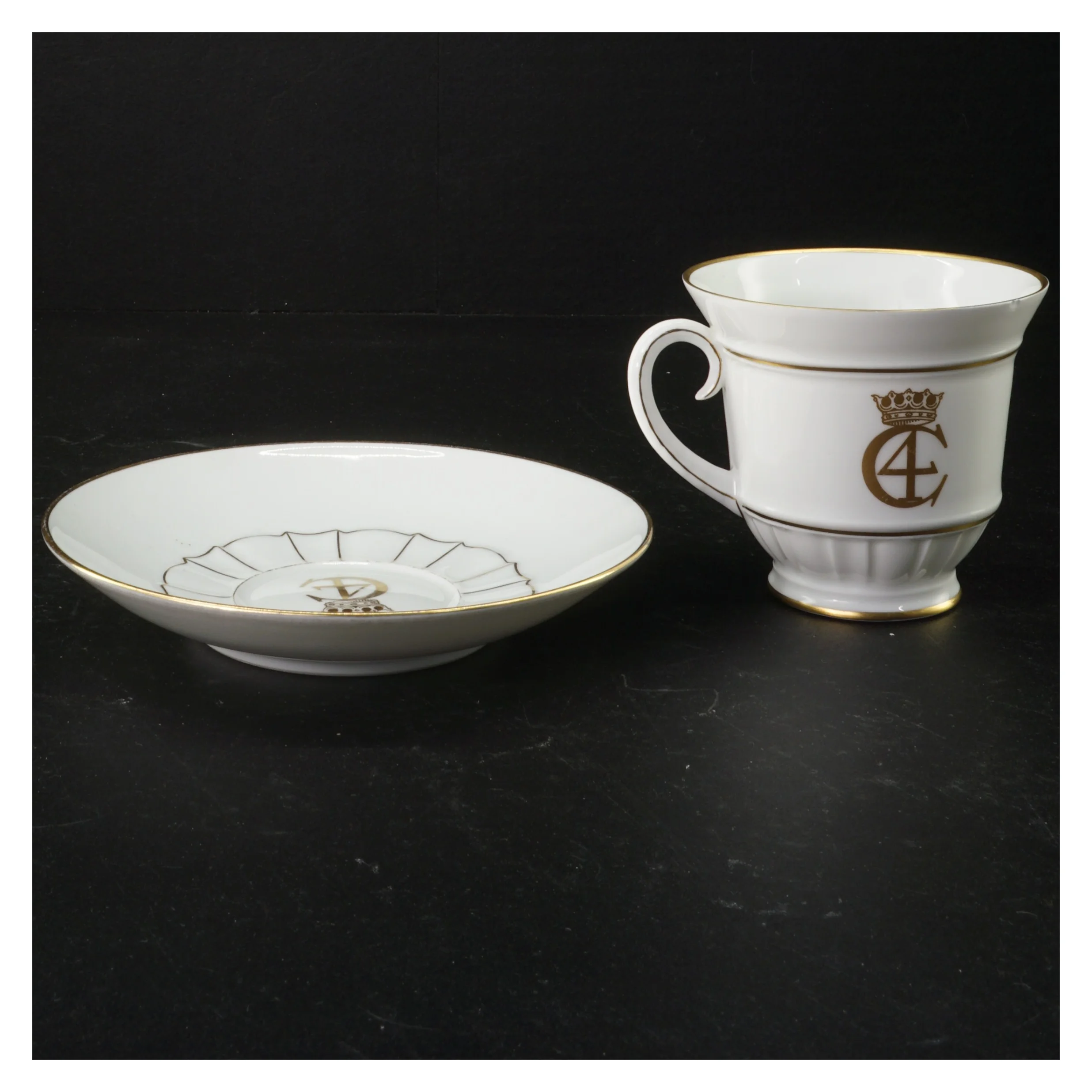 Porcelænskop med underkop fra B&G (str. Ø 16 cm 9 cm)