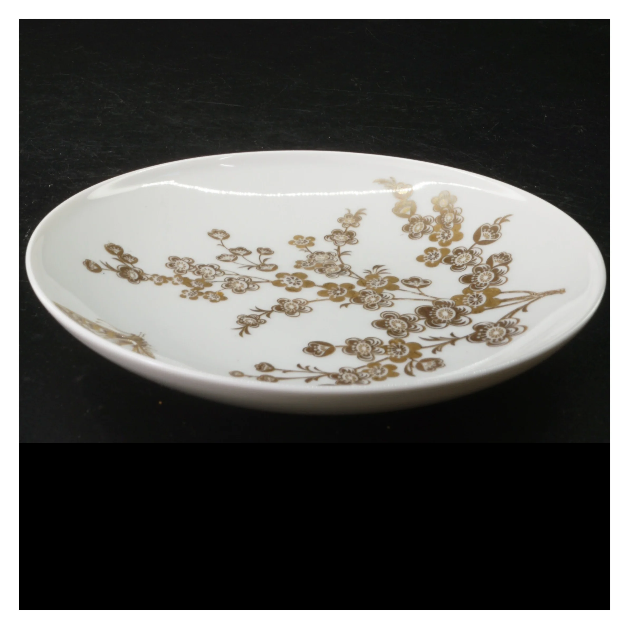 Porcelænstallerken med gulddetaljer fra Krautheim (str. 18 cm i diameter)