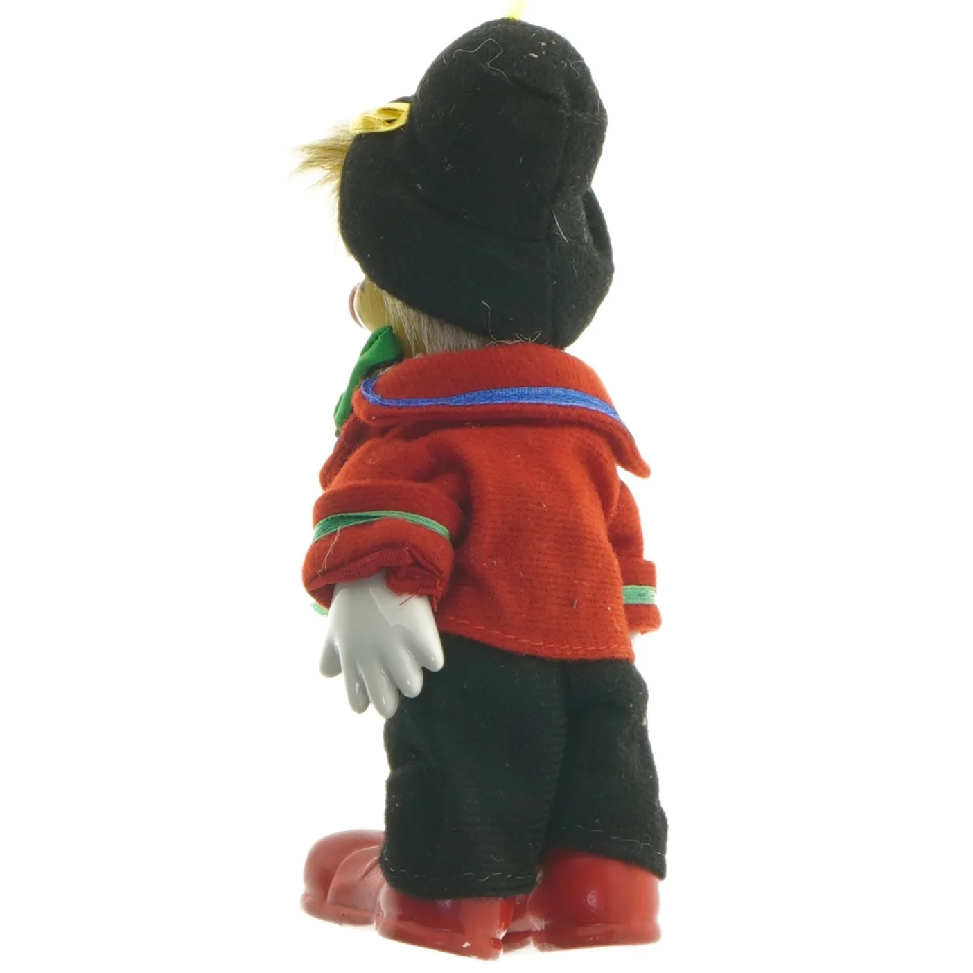 Figur i traditionel klædedragt (str. 17,5 cm)