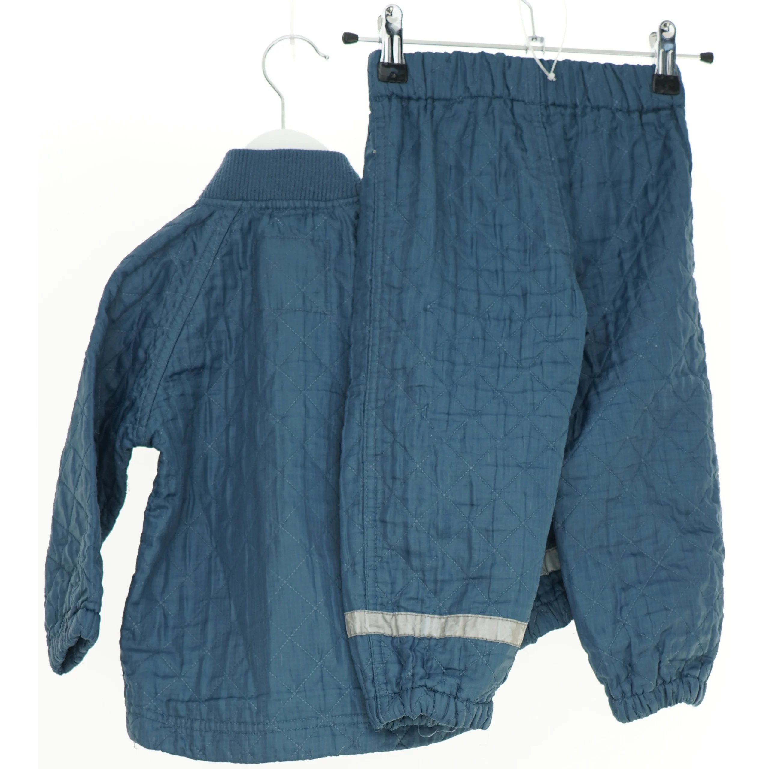 Sæt med termojakke og termobukser fra Mads & Mette (str. 92)