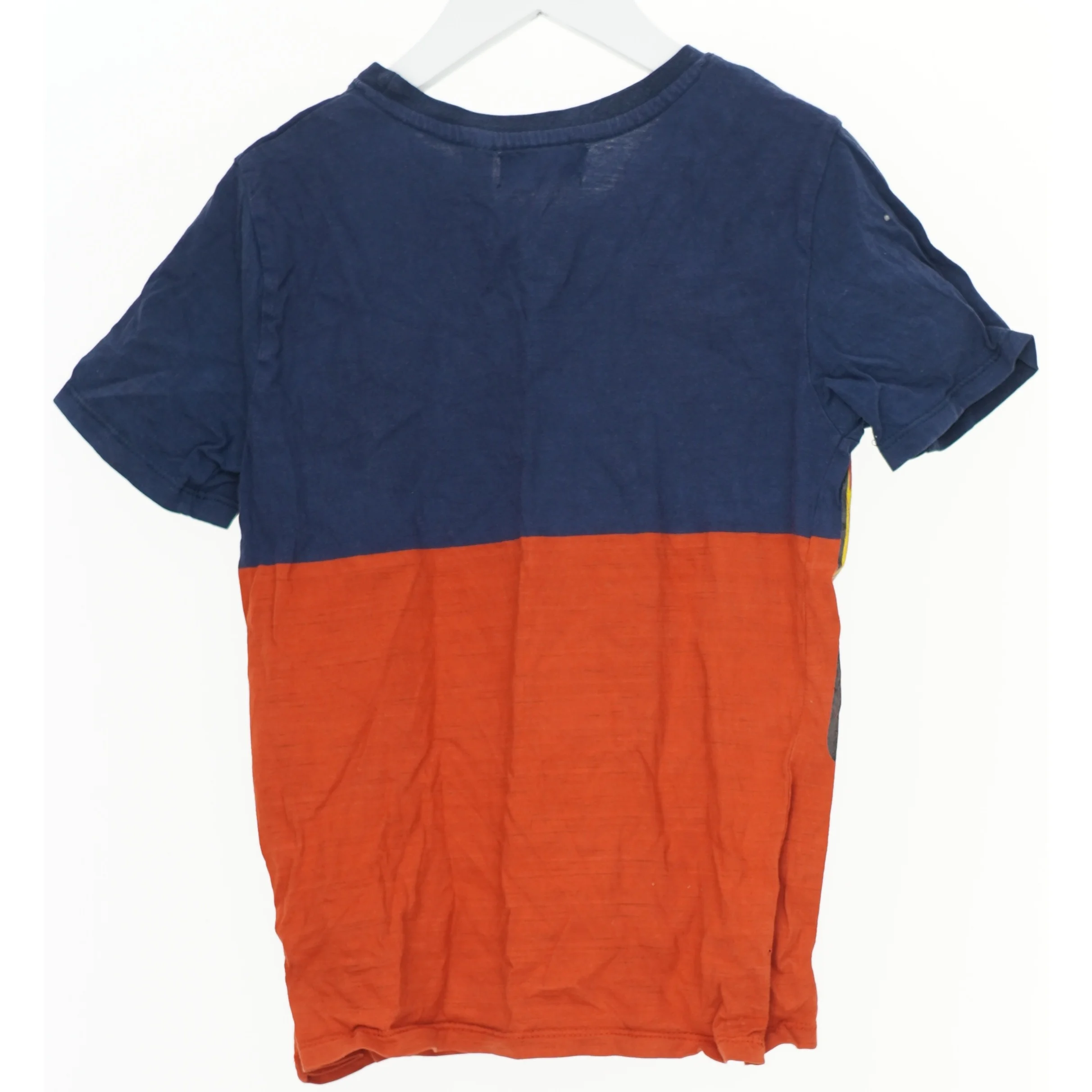 T-shirt med motiv fra Disney's 'Biler' fra H&M (str. 134)