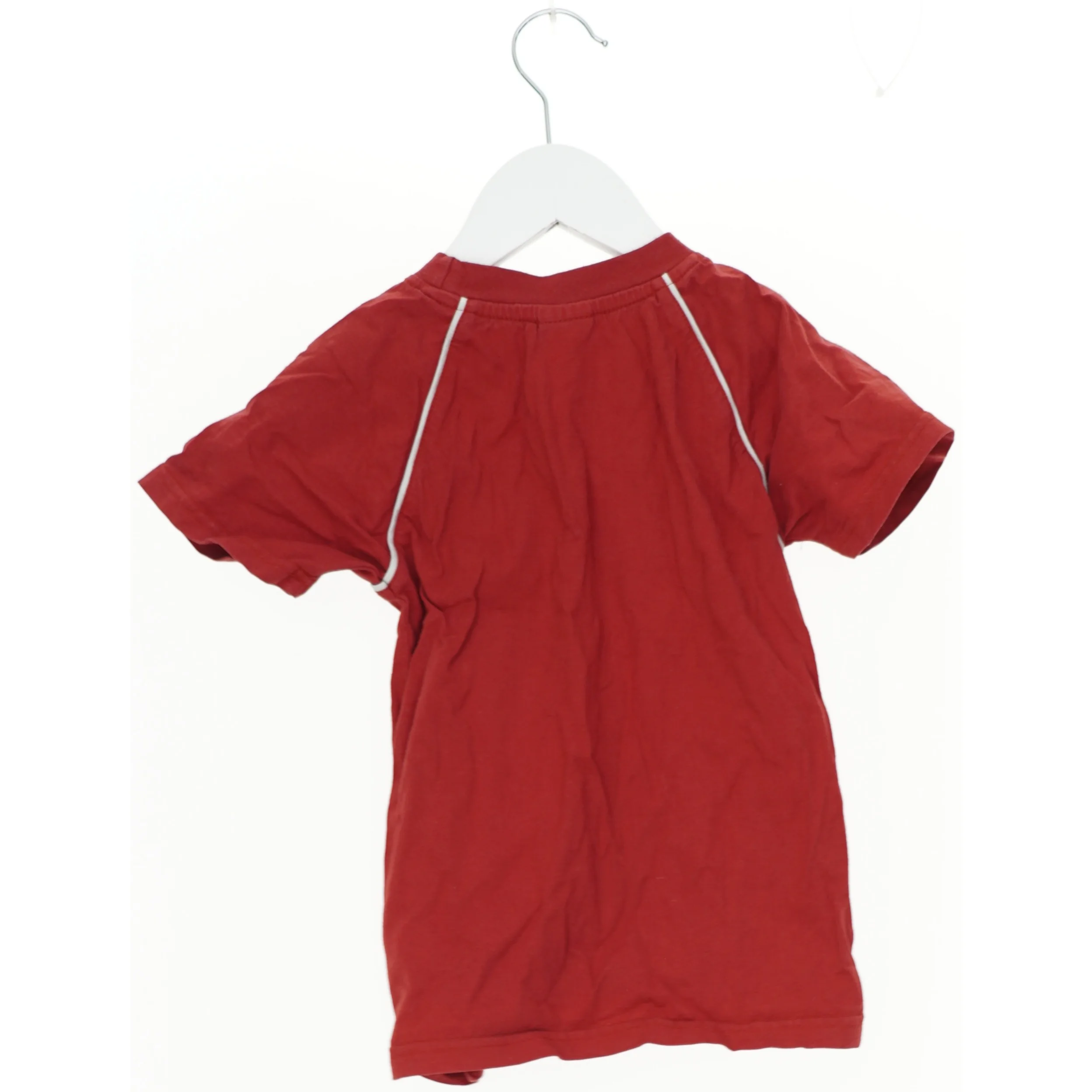 Rød børne T-shirt med motiv fra Disney (str. 104)