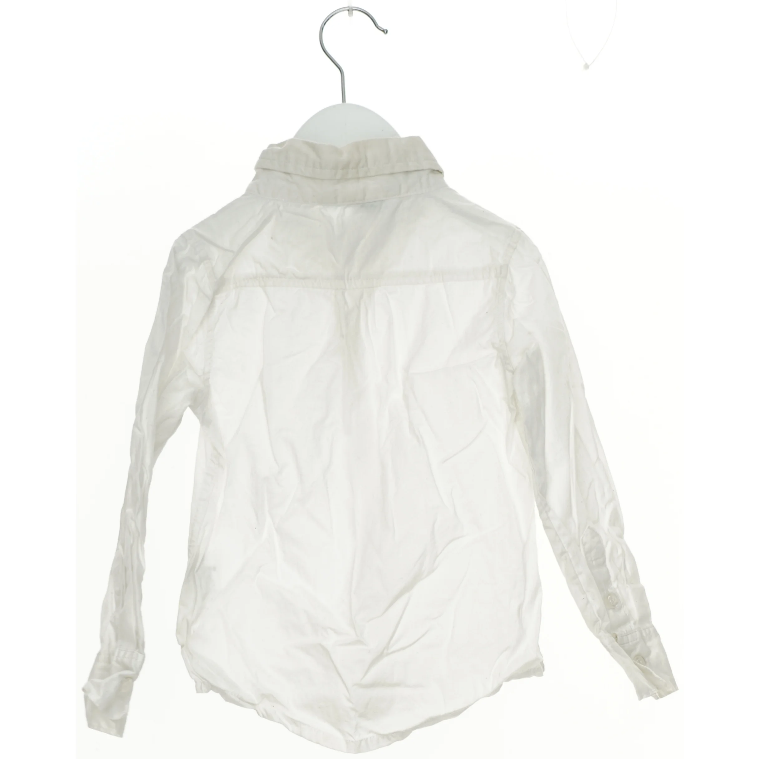 Langærmet hvid skjorte fra Mads & Mette (str. 104)