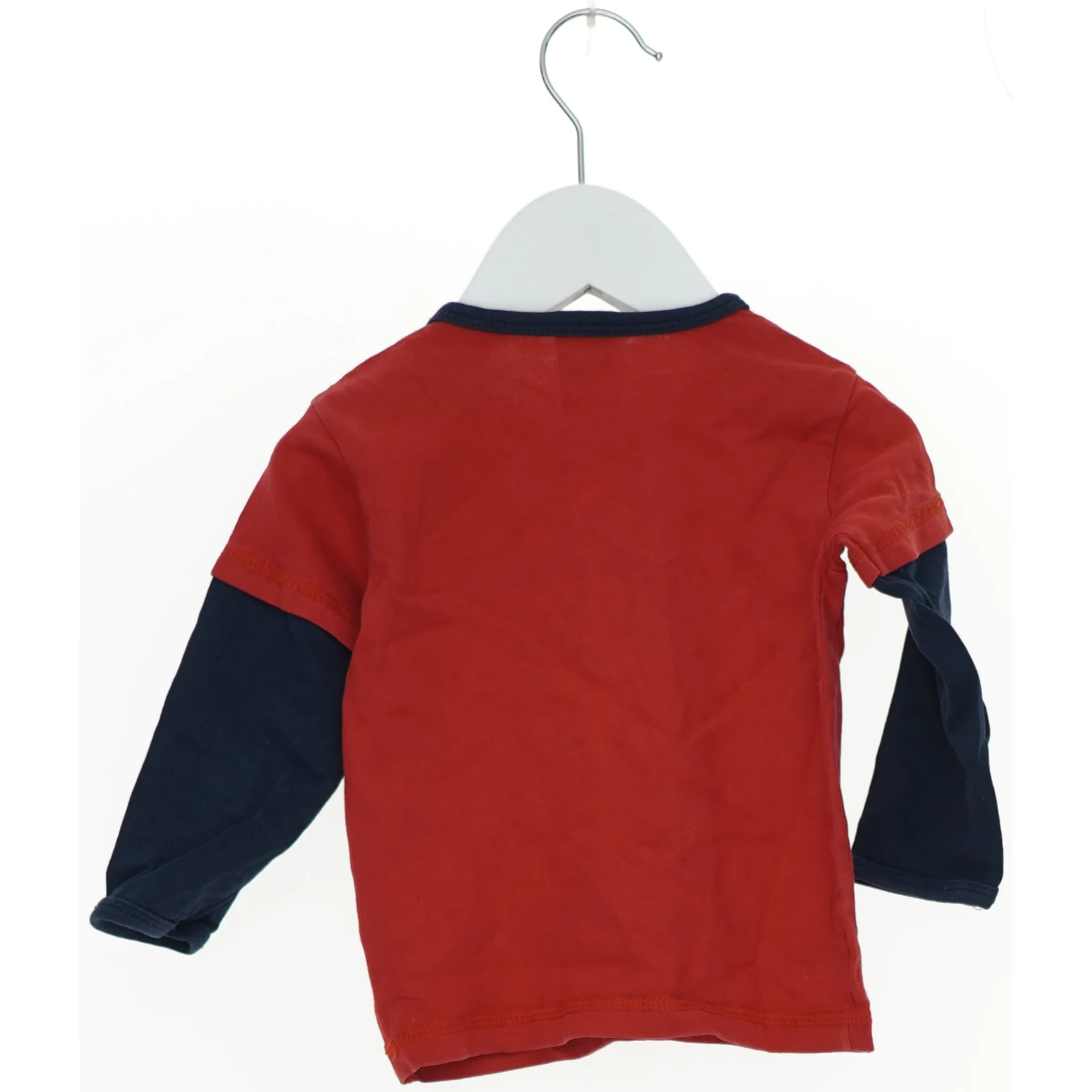 Langærmet bluse med fodboldmotiv fra Friends (str. 74)