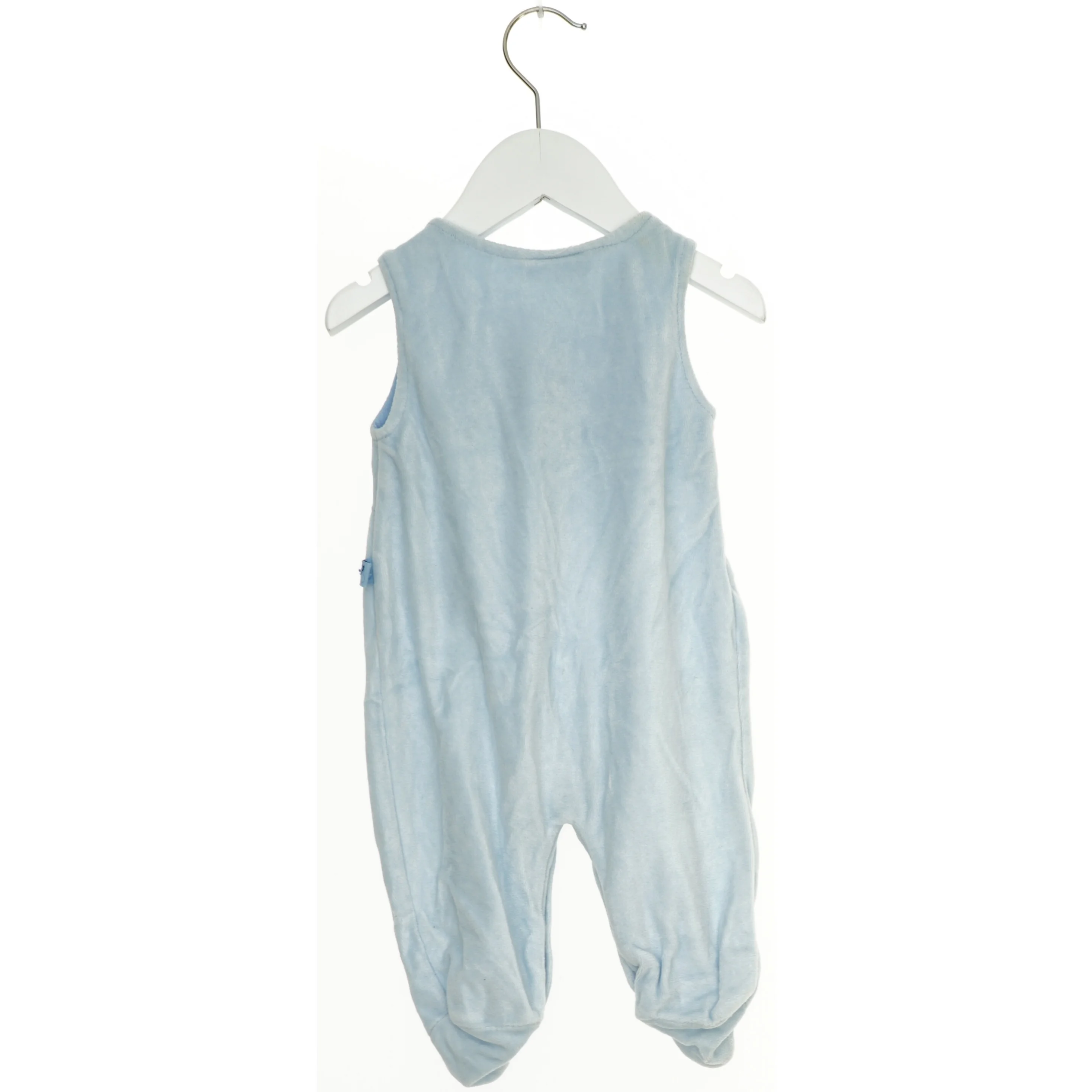 Lyseblå babyheldragt med sokker (str. 62)