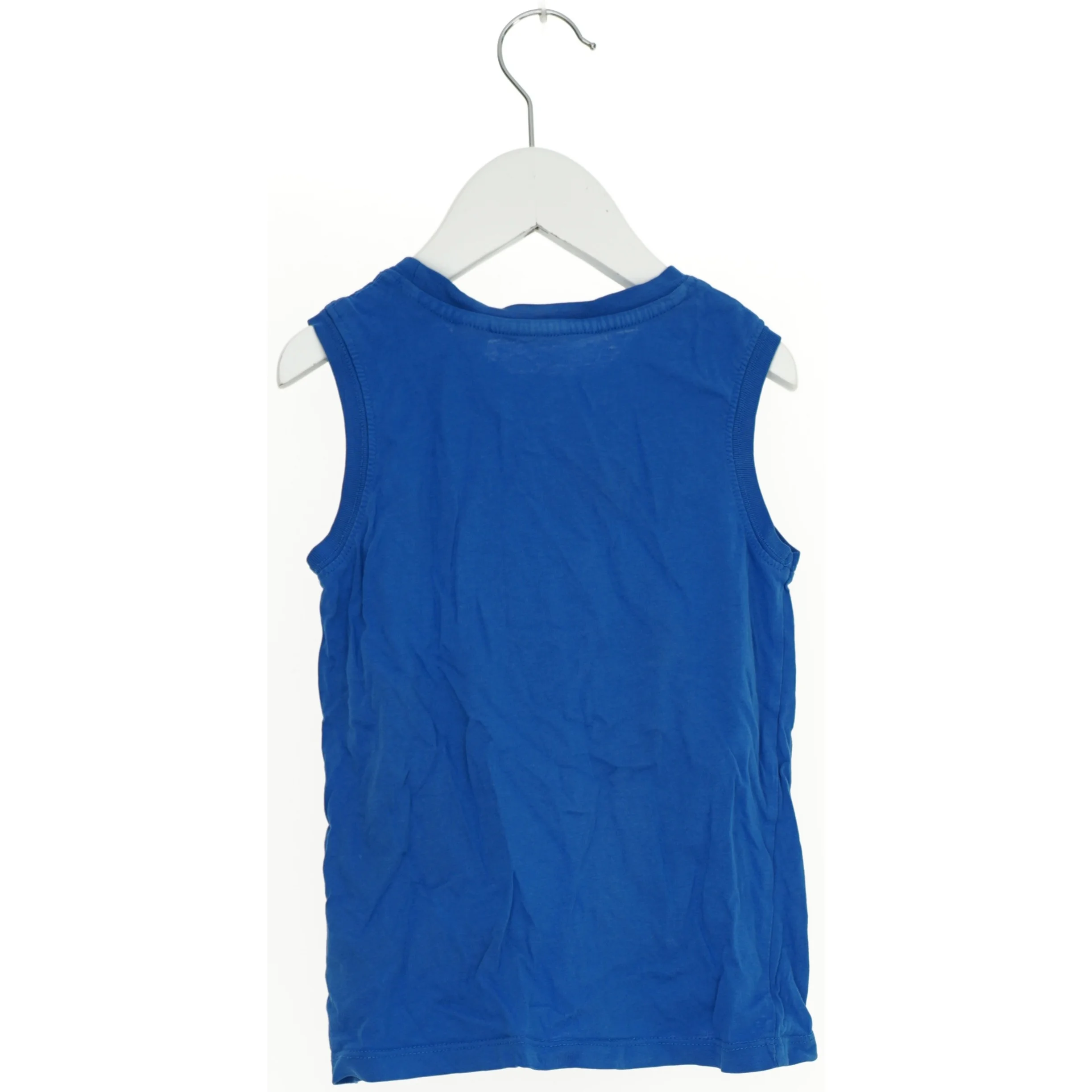 Blå ærmeløs T-shirt med Tow Mater motiv fra H&M (str. 104)