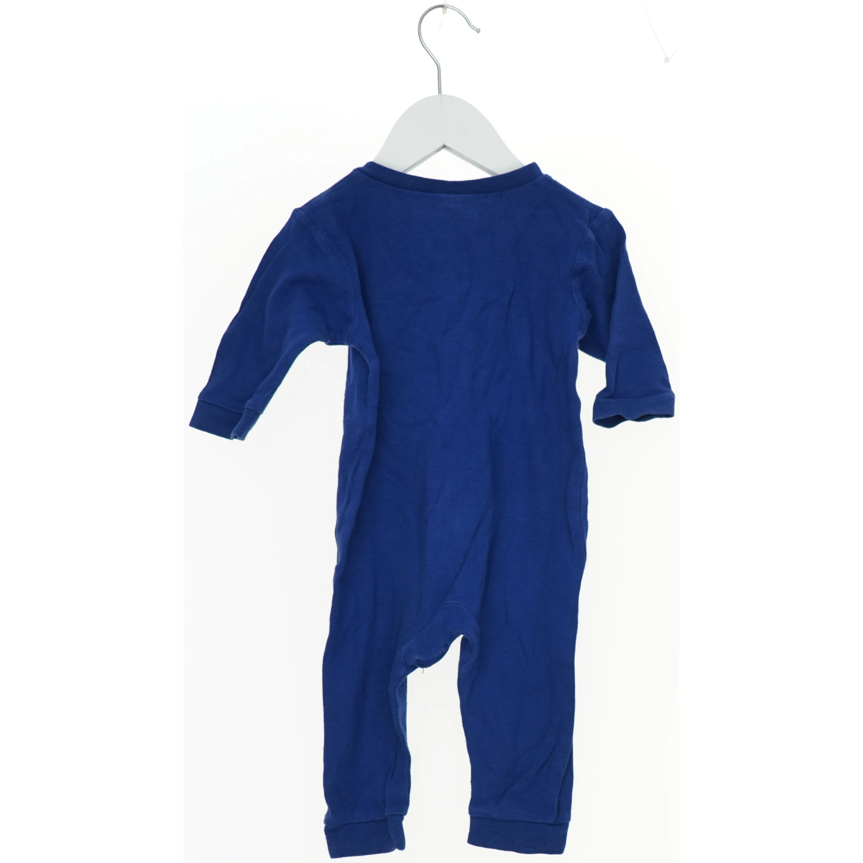 Blå heldragt med tryk fra Be Kids (str. 74)