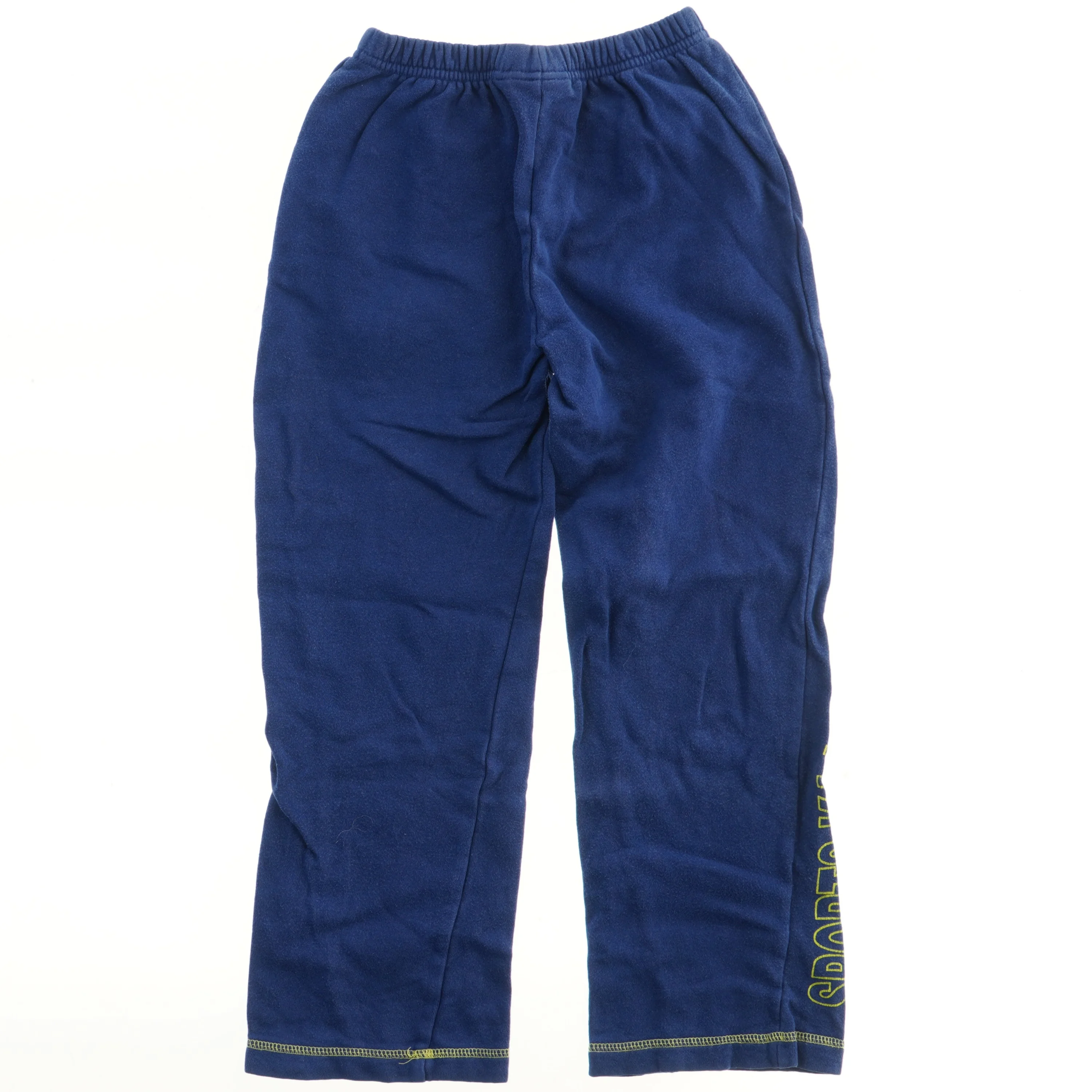 Sportsdragt med hættetrøje og bukser fra Kaj Og Andrea (str. 116)